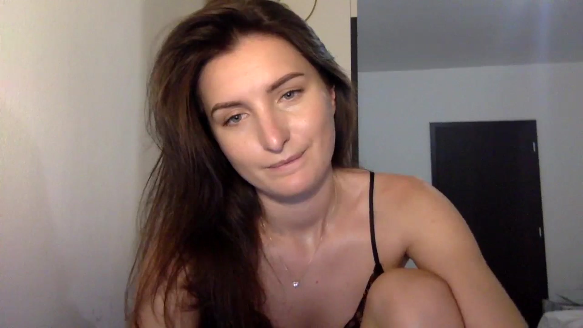Gallery image thumbnail from EmilyRosier's myfreecams stream on, 09/22/2023, 19:36 image 2 of 20