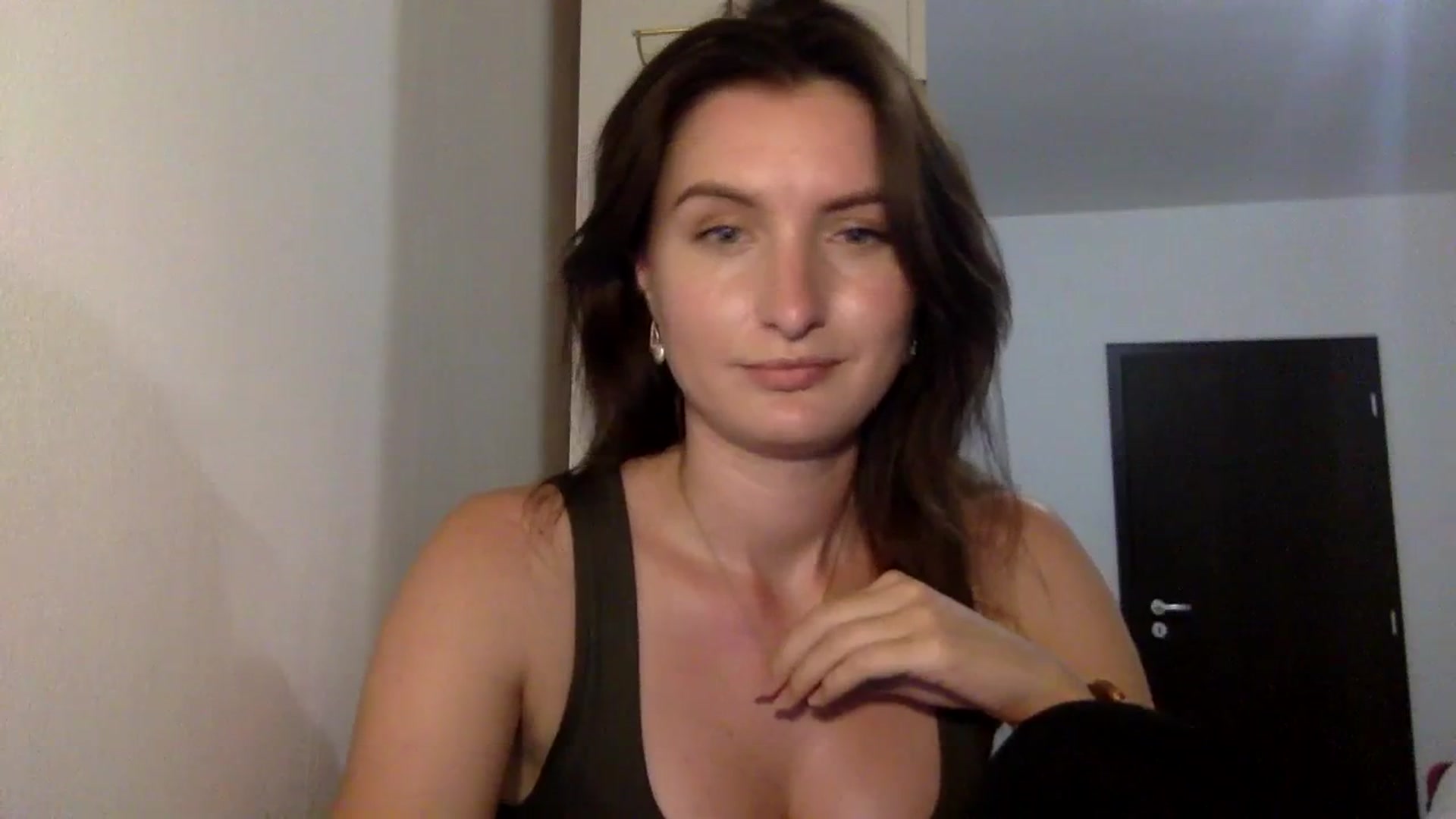 Gallery image thumbnail from EmilyRosier's myfreecams stream on, 09/25/2023, 19:40 image 5 of 20