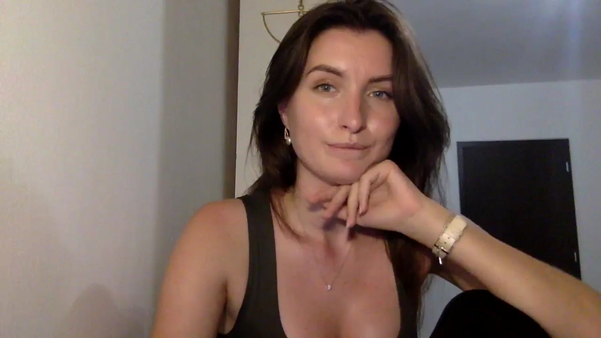 Gallery image thumbnail from EmilyRosier's myfreecams stream on, 09/25/2023, 19:40 image 7 of 20