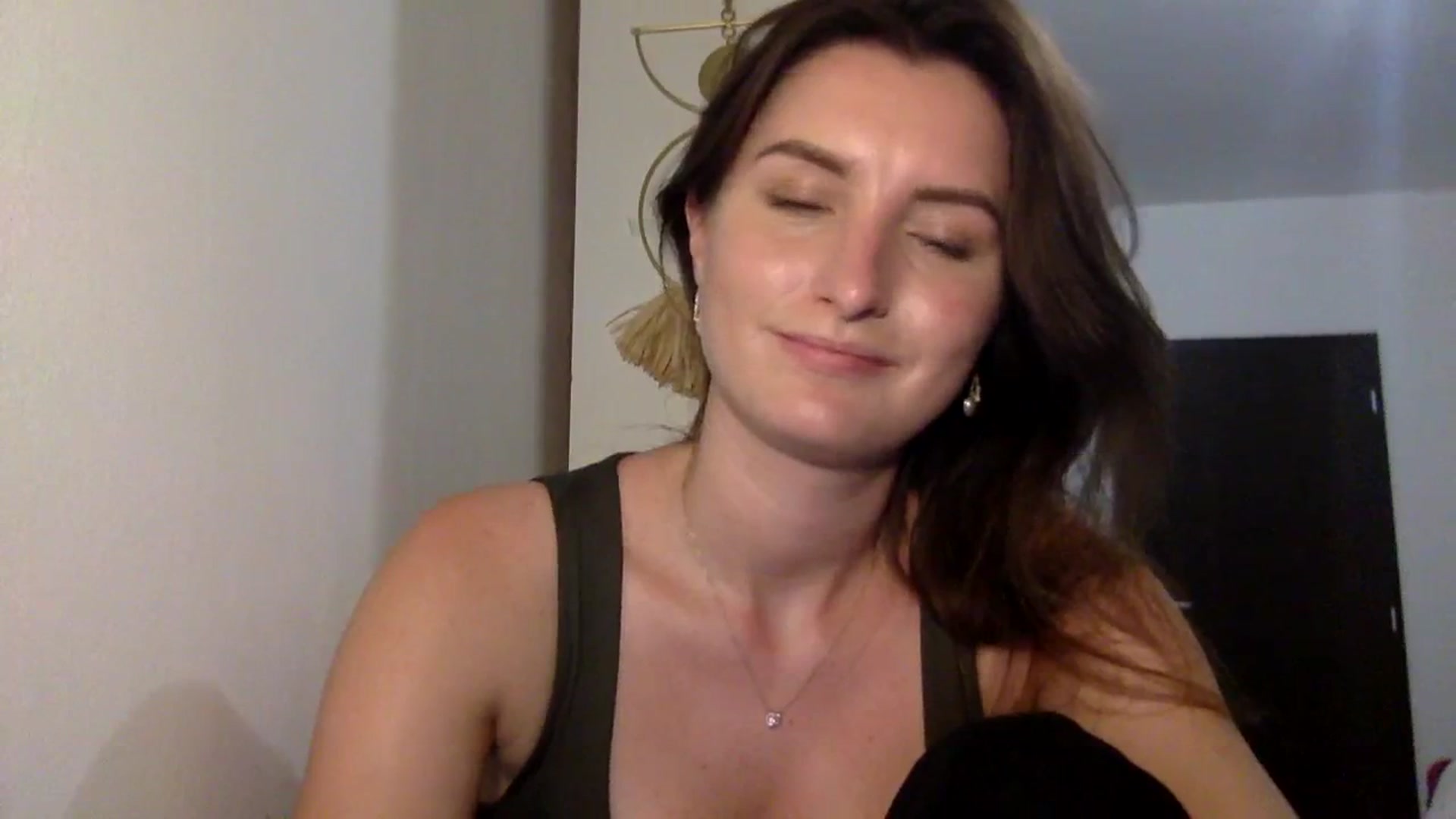 Gallery image thumbnail from EmilyRosier's myfreecams stream on, 09/25/2023, 19:40 image 3 of 20