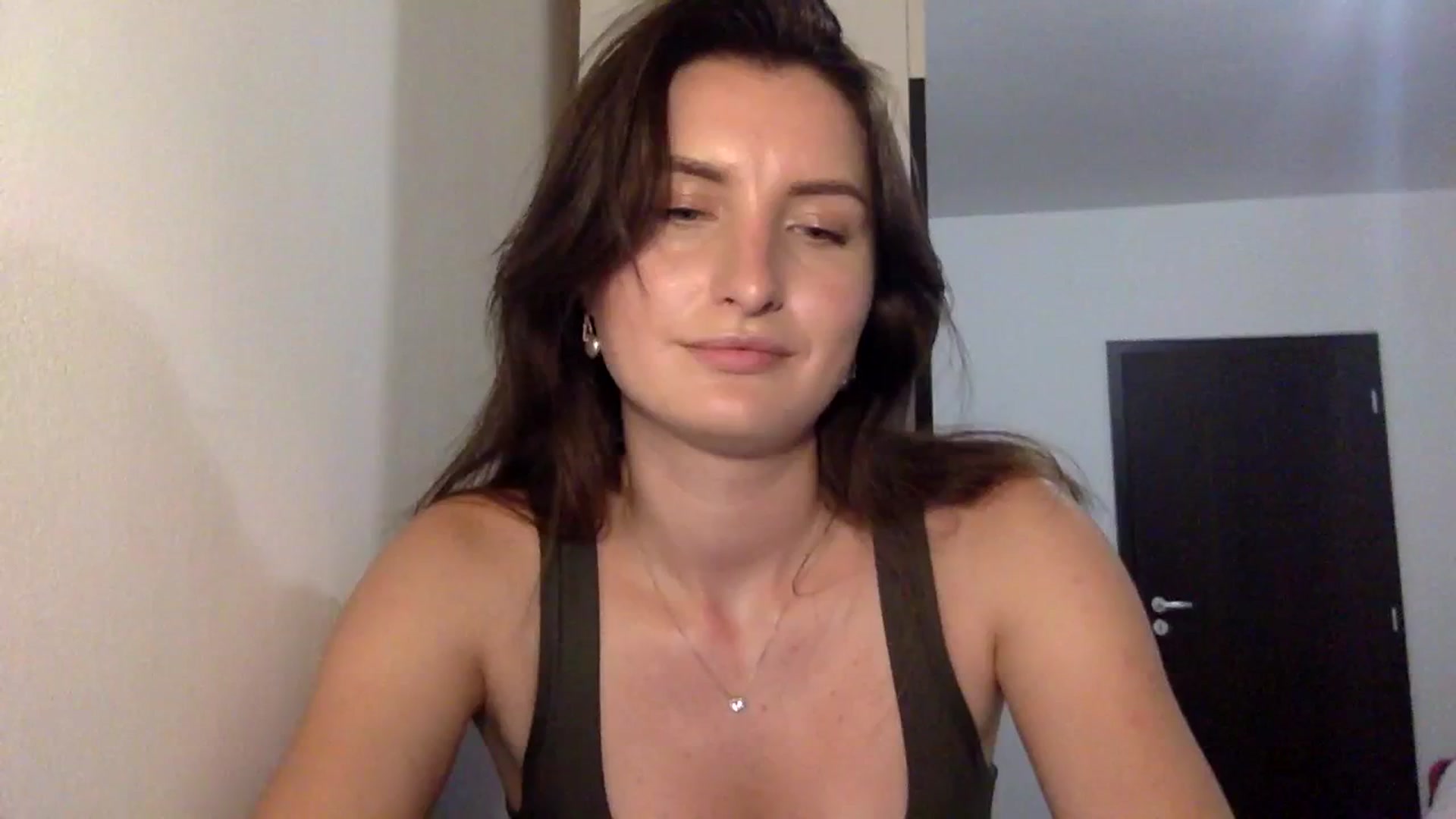 Gallery image thumbnail from EmilyRosier's myfreecams stream on, 09/25/2023, 19:40 image 1 of 20