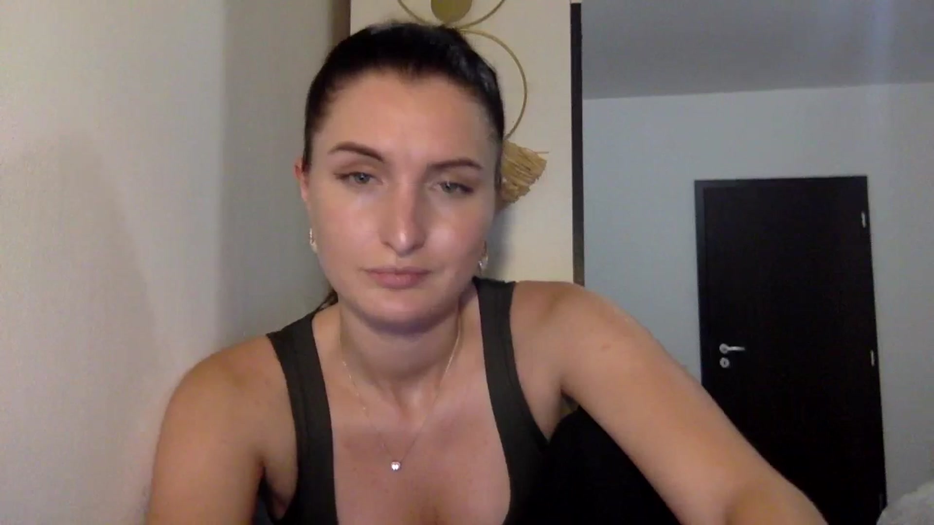 Gallery image thumbnail from EmilyRosier's myfreecams stream on, 09/28/2023, 21:03 image 9 of 20
