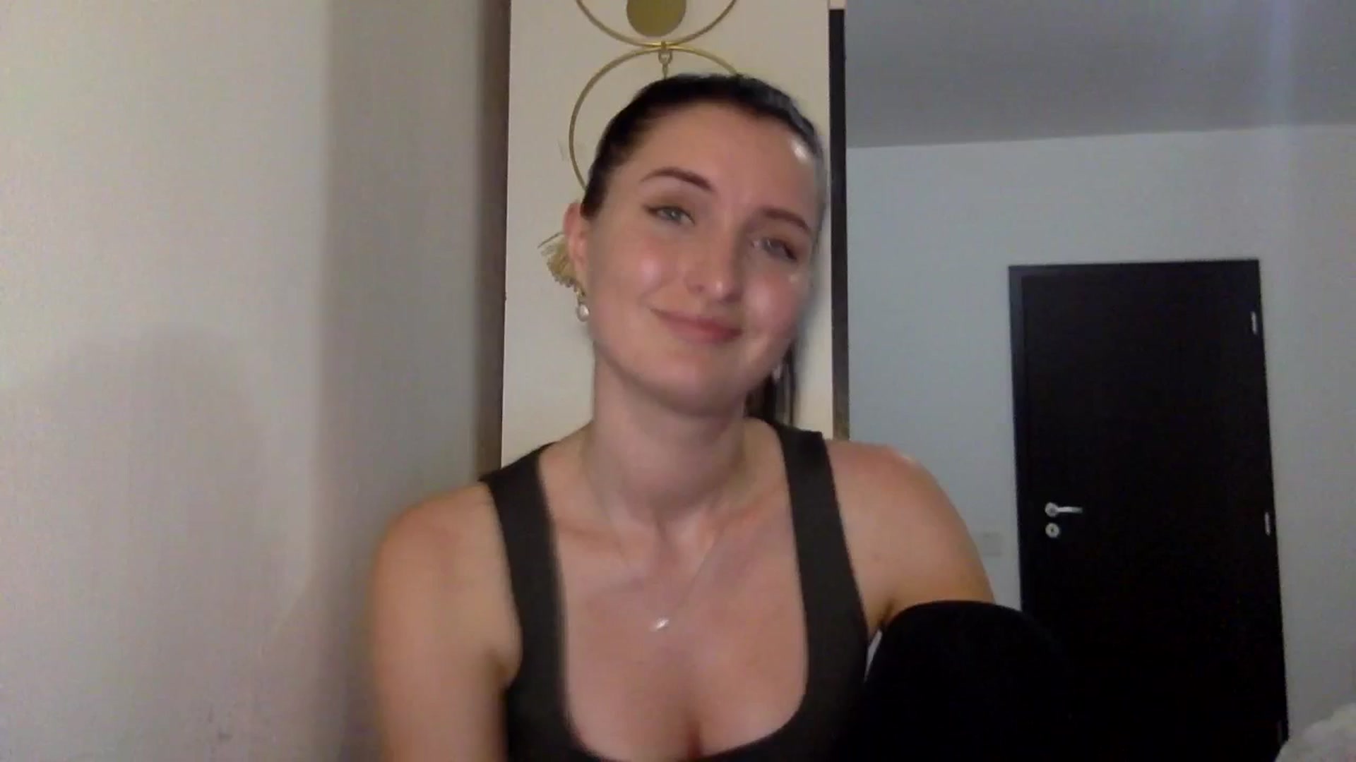 Gallery image thumbnail from EmilyRosier's myfreecams stream on, 09/28/2023, 21:03 image 14 of 20