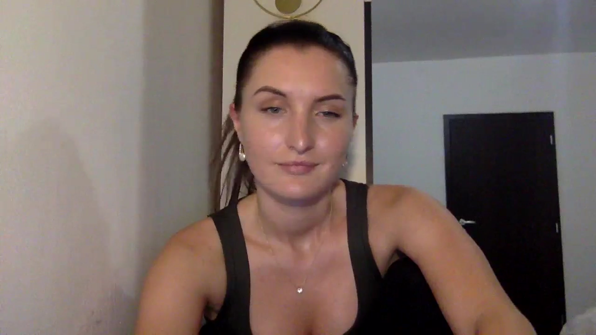 Gallery image thumbnail from EmilyRosier's myfreecams stream on, 09/28/2023, 21:03 image 3 of 20