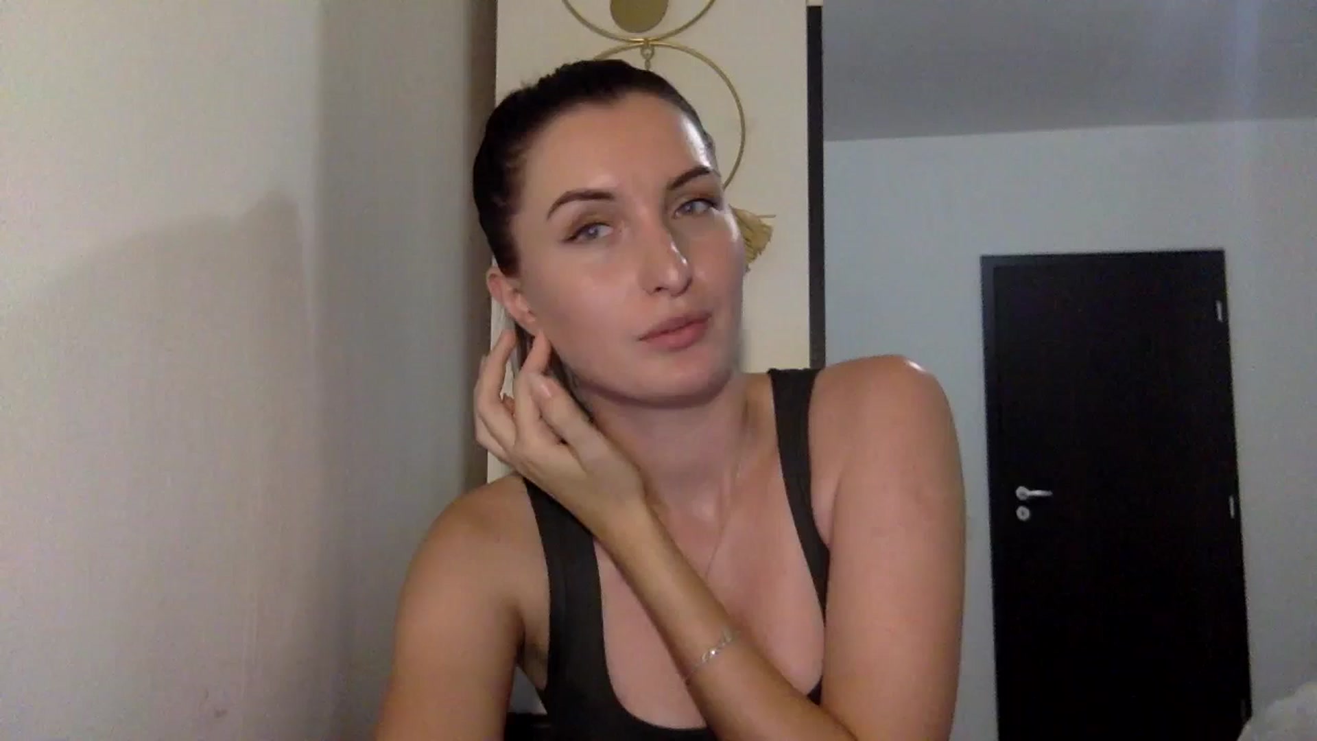 Gallery image thumbnail from EmilyRosier's myfreecams stream on, 09/28/2023, 21:03 image 19 of 20