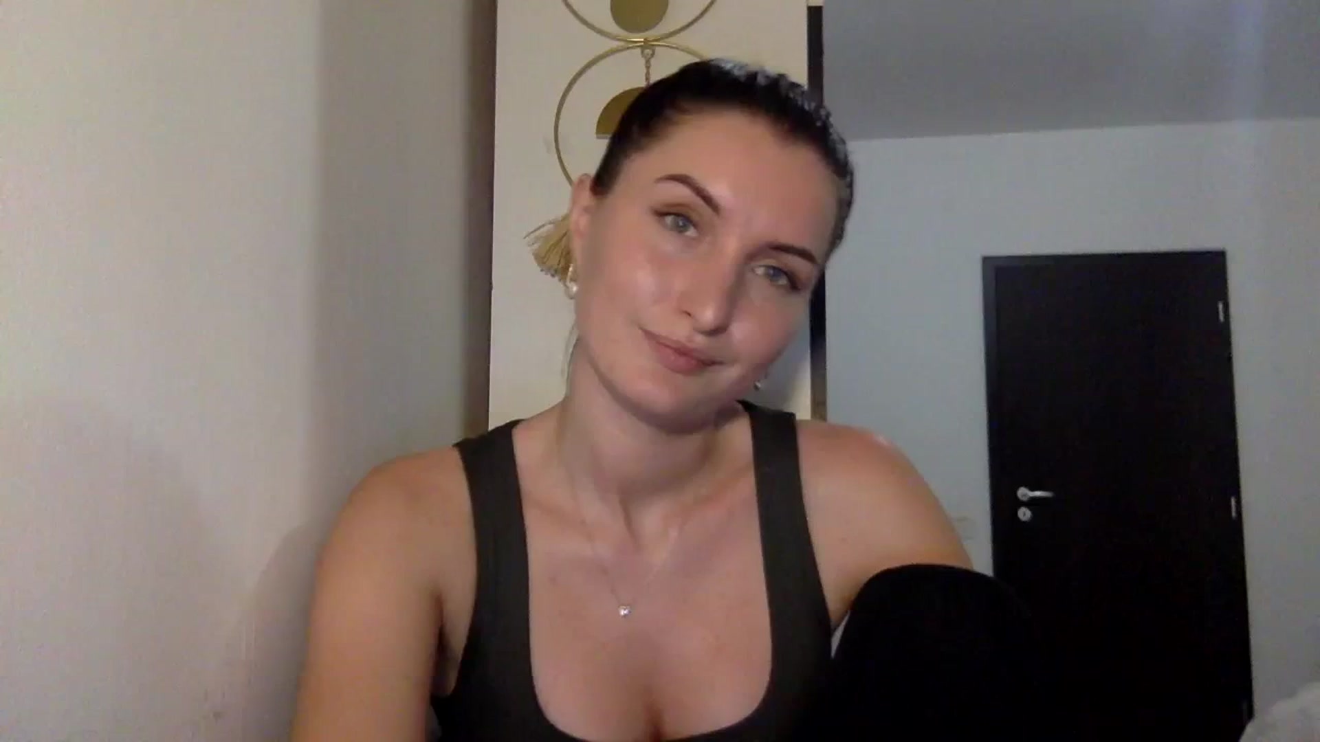 Gallery image thumbnail from EmilyRosier's myfreecams stream on, 09/28/2023, 21:03 image 1 of 20