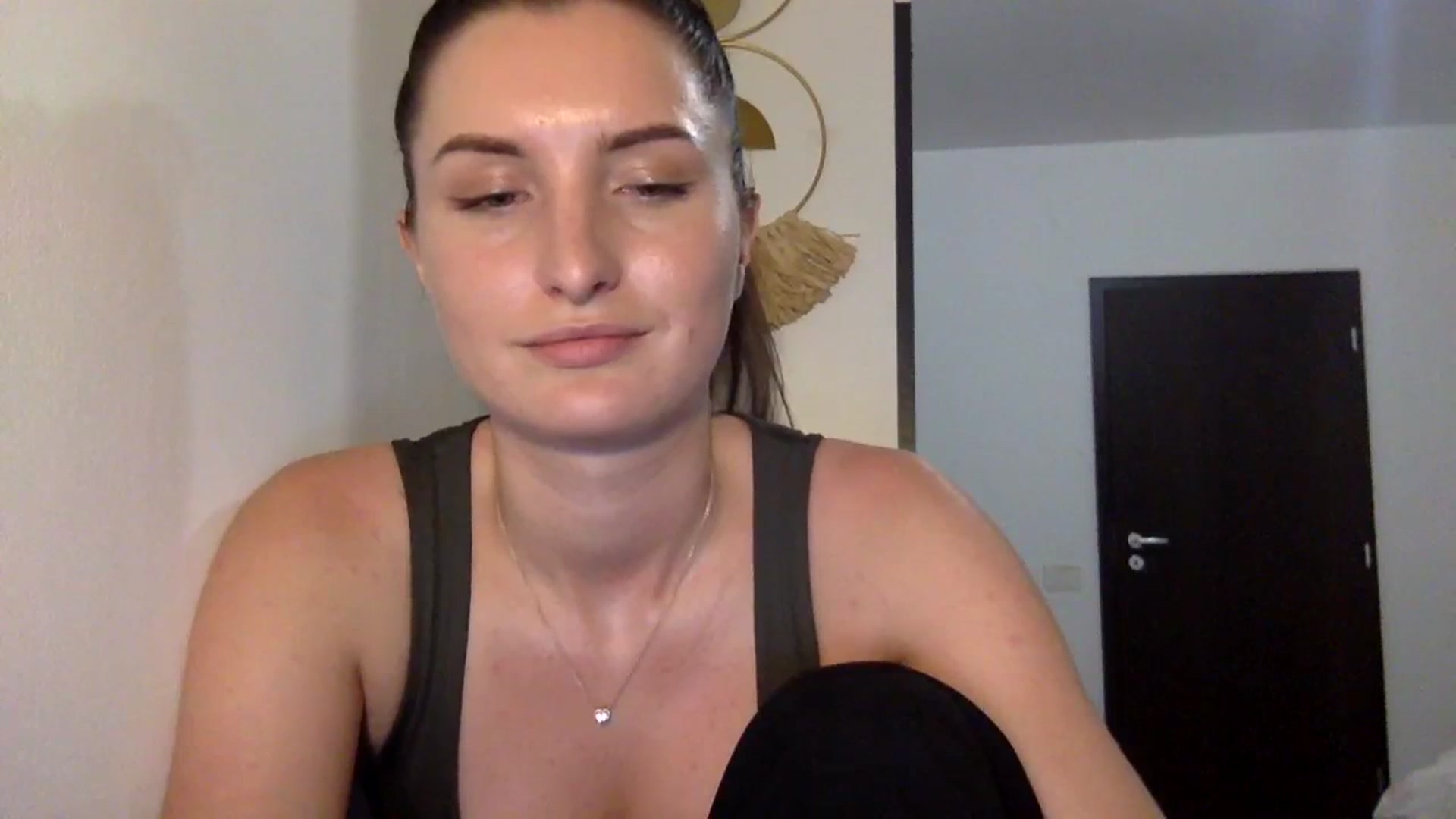 Gallery image thumbnail from EmilyRosier's myfreecams stream on, 09/28/2023, 22:10 image 10 of 20