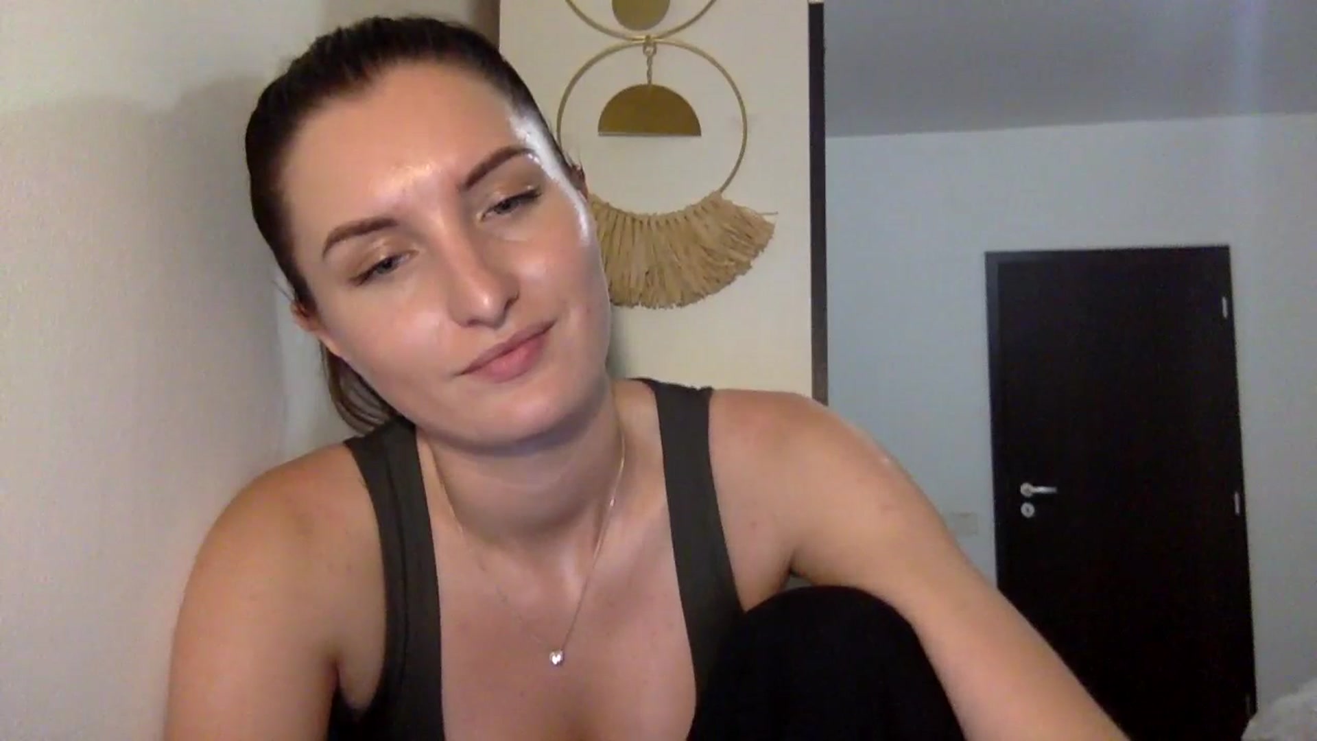 Gallery image thumbnail from EmilyRosier's myfreecams stream on, 09/28/2023, 22:10 image 14 of 20