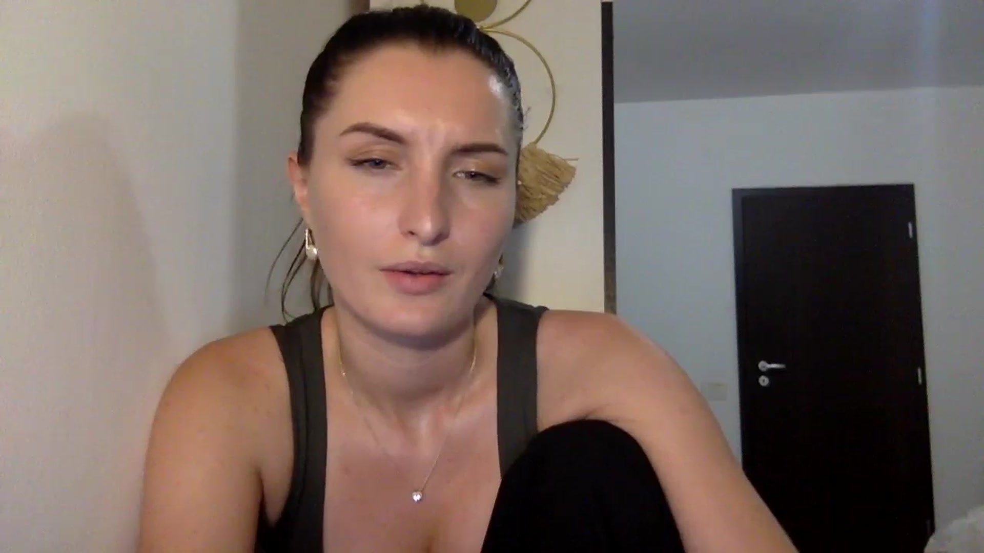 Gallery image thumbnail from EmilyRosier's myfreecams stream on, 09/28/2023, 22:10 image 3 of 20