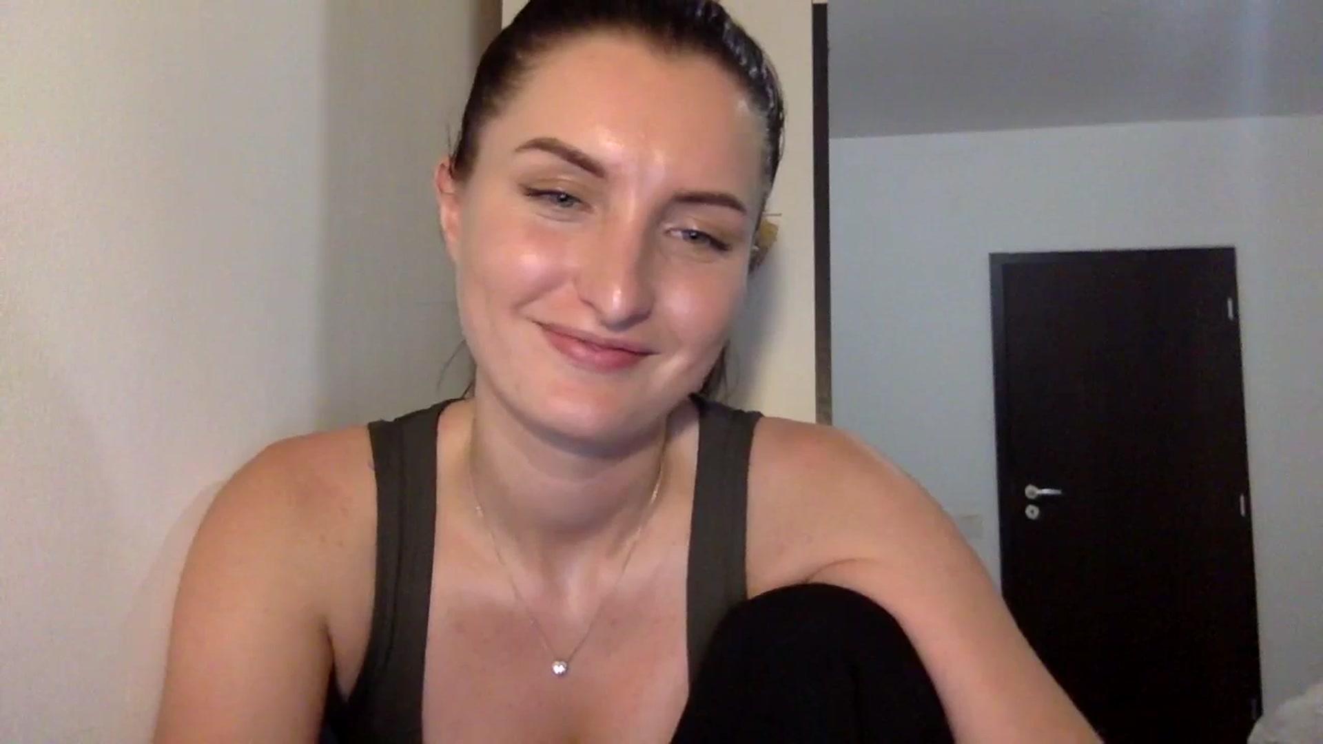 Gallery image thumbnail from EmilyRosier's myfreecams stream on, 09/28/2023, 22:10 image 15 of 20