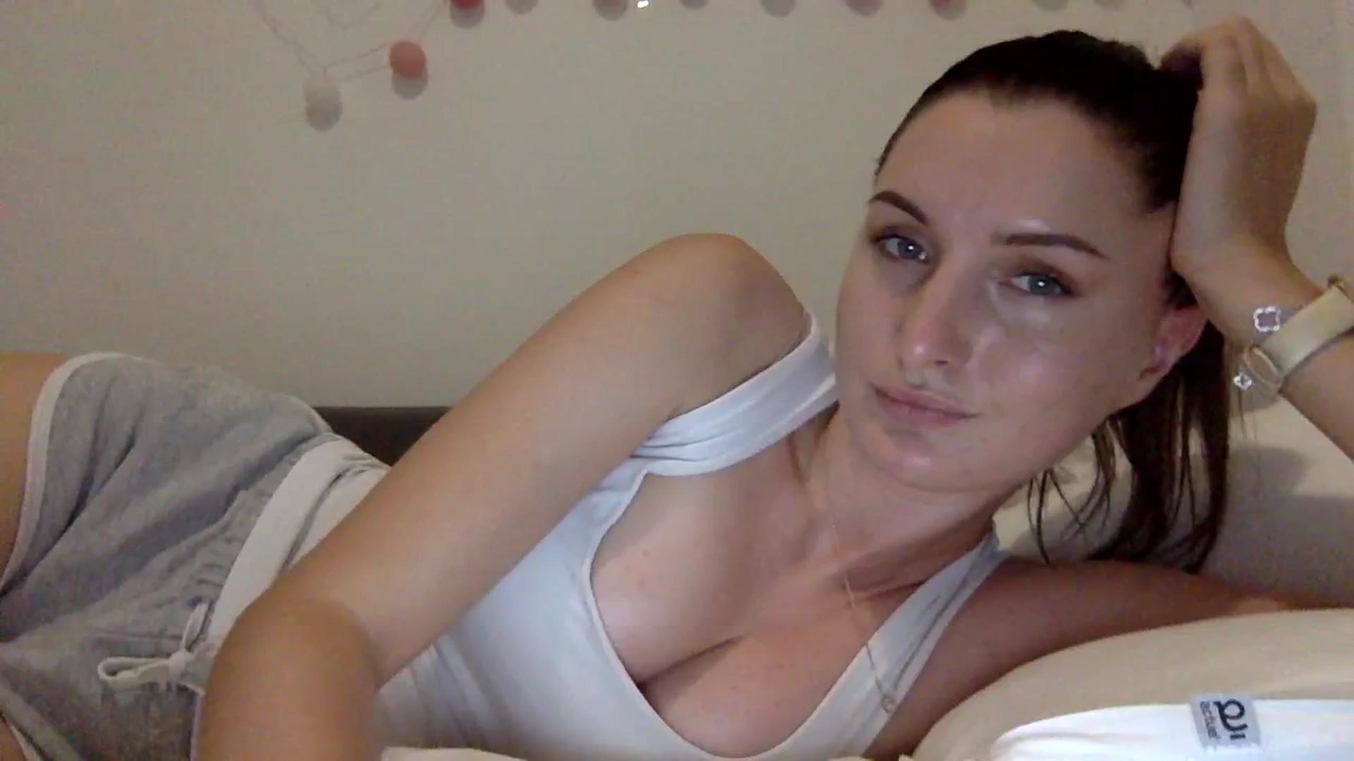 Gallery image thumbnail from EmilyRosier's myfreecams stream on, 09/29/2023, 19:06 image 3 of 20