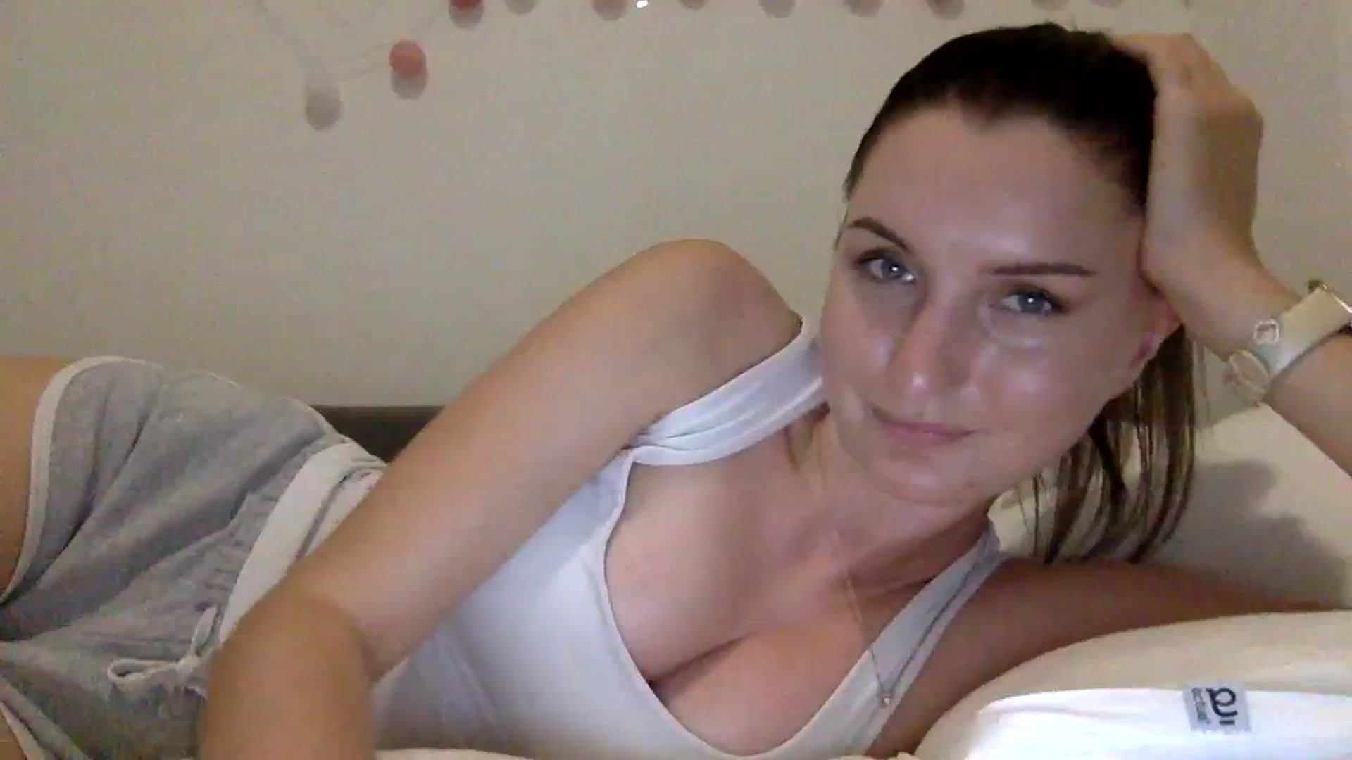 Gallery image thumbnail from EmilyRosier's myfreecams stream on, 09/29/2023, 19:06 image 11 of 20