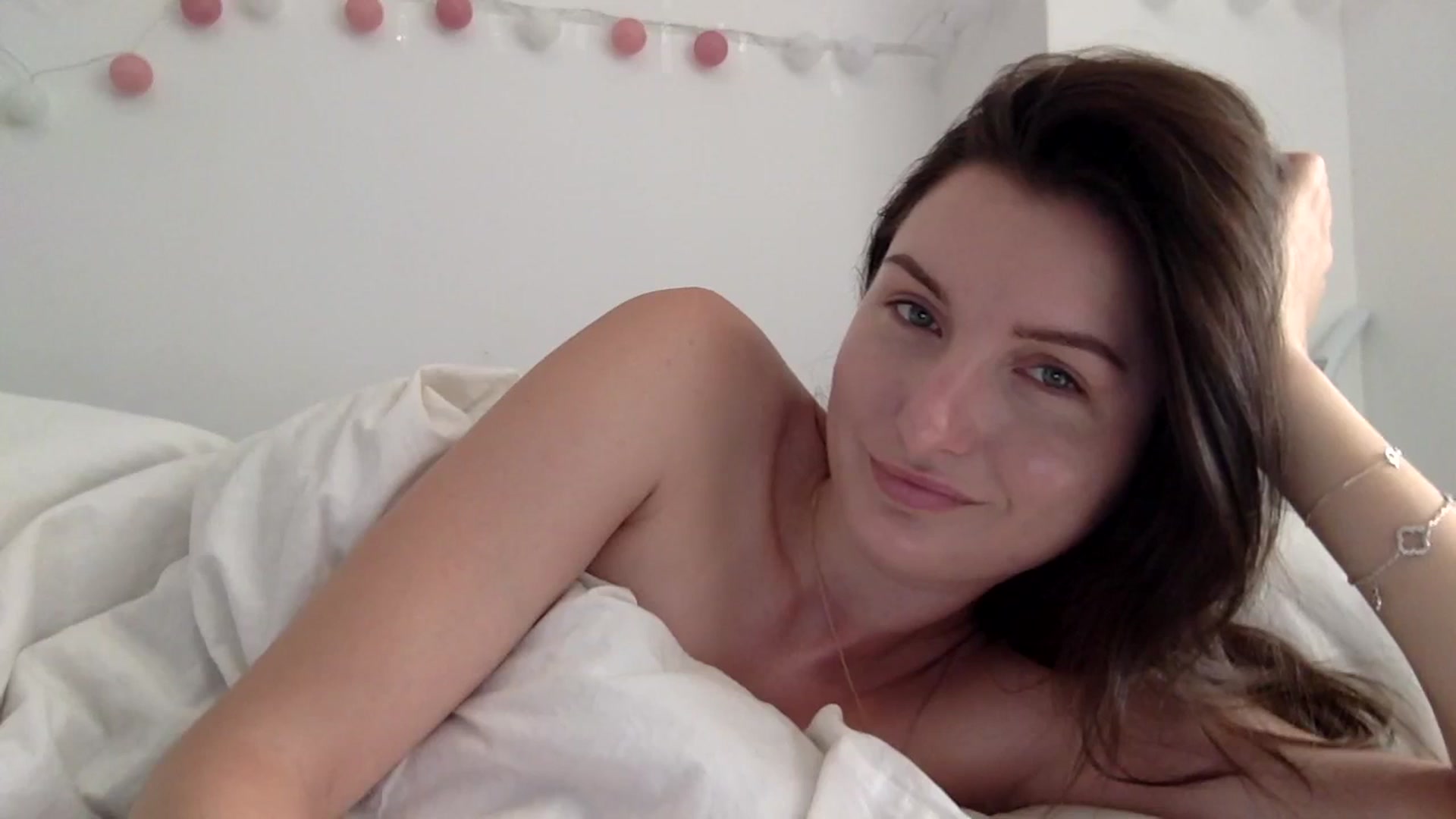 Gallery image thumbnail from EmilyRosier's myfreecams stream on, 10/07/2023, 11:48 image 20 of 20
