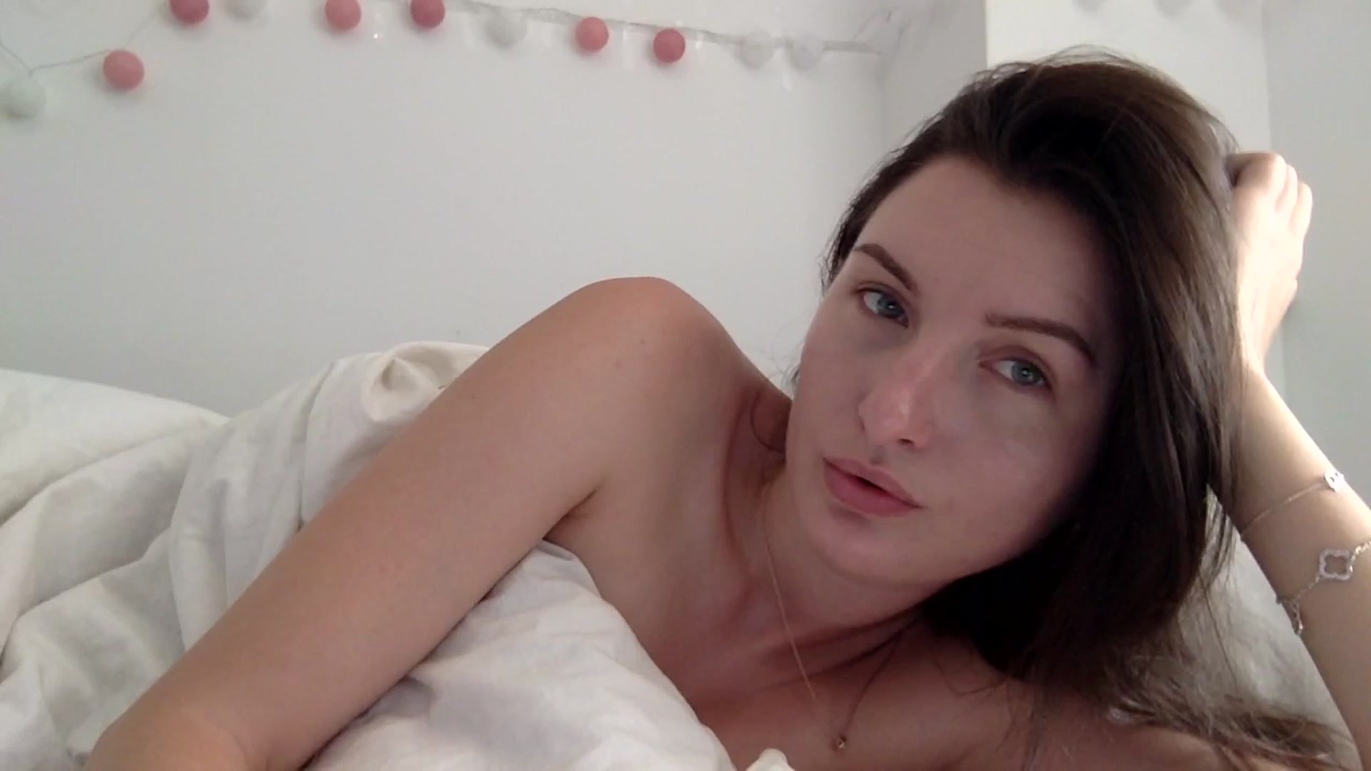 Gallery image thumbnail from EmilyRosier's myfreecams stream on, 10/07/2023, 11:48 image 10 of 20