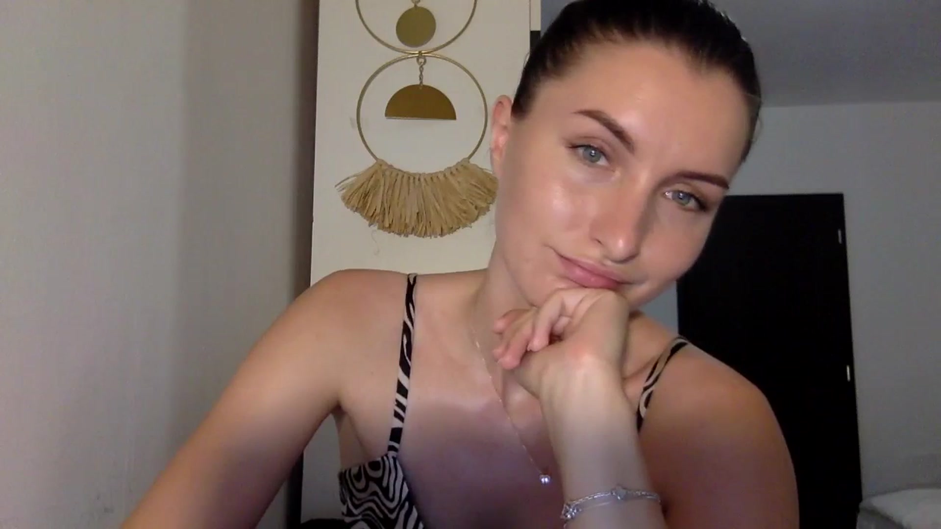 Gallery image thumbnail from EmilyRosier's myfreecams stream on, 11/07/2023, 21:13 image 18 of 20