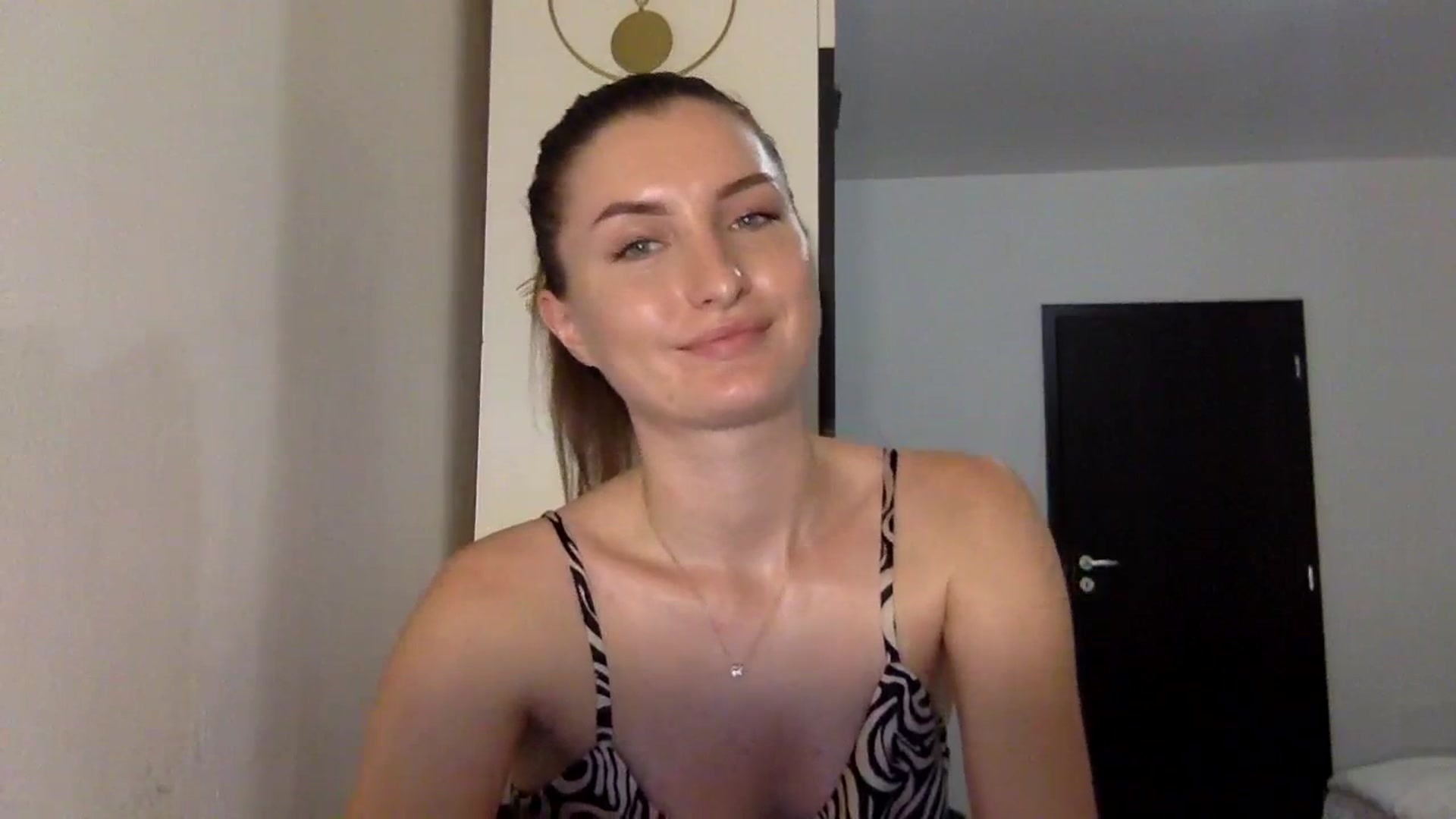 Gallery image thumbnail from EmilyRosier's myfreecams stream on, 11/07/2023, 21:13 image 17 of 20