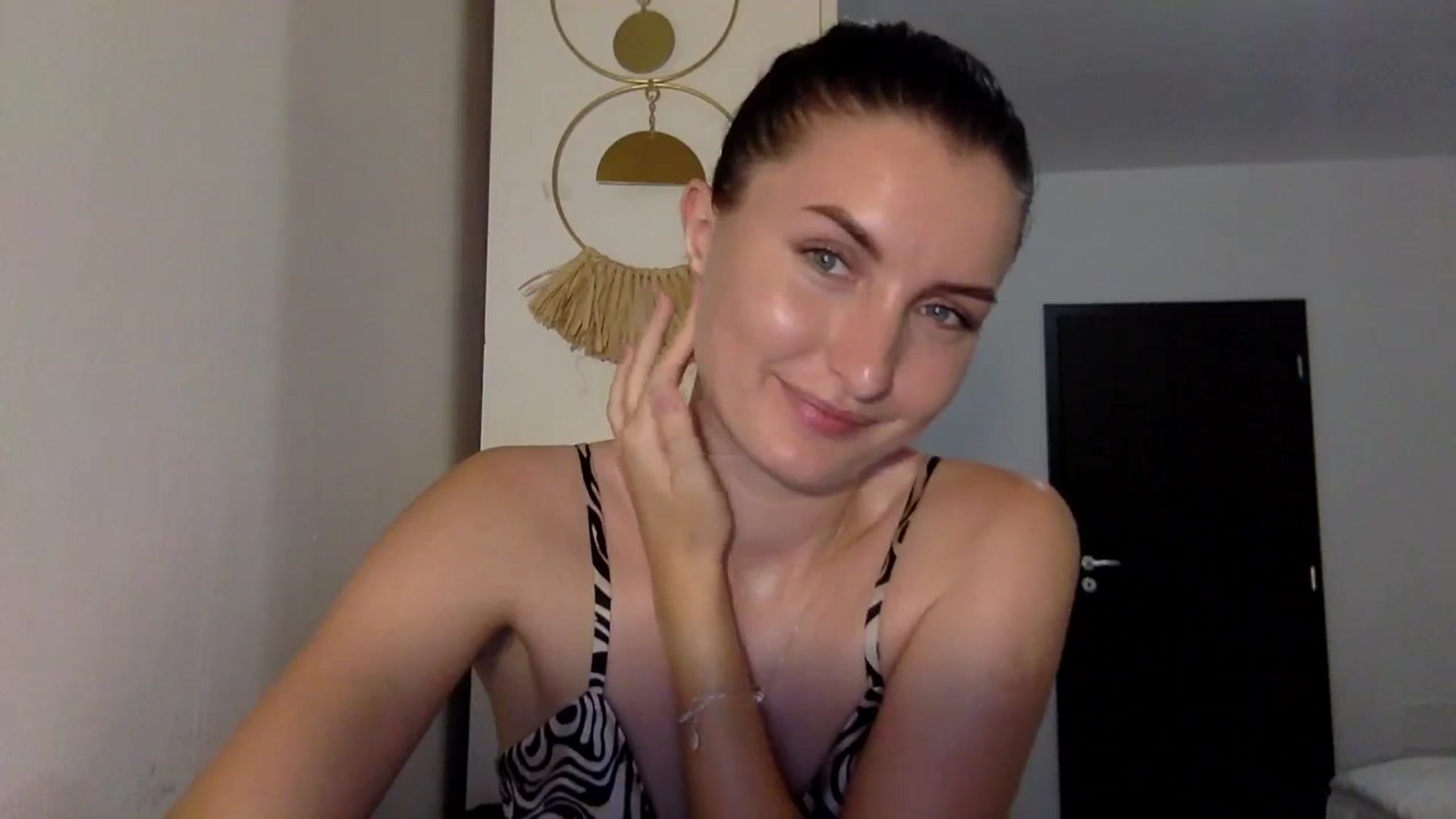 Gallery image thumbnail from EmilyRosier's myfreecams stream on, 11/07/2023, 21:13 image 19 of 20