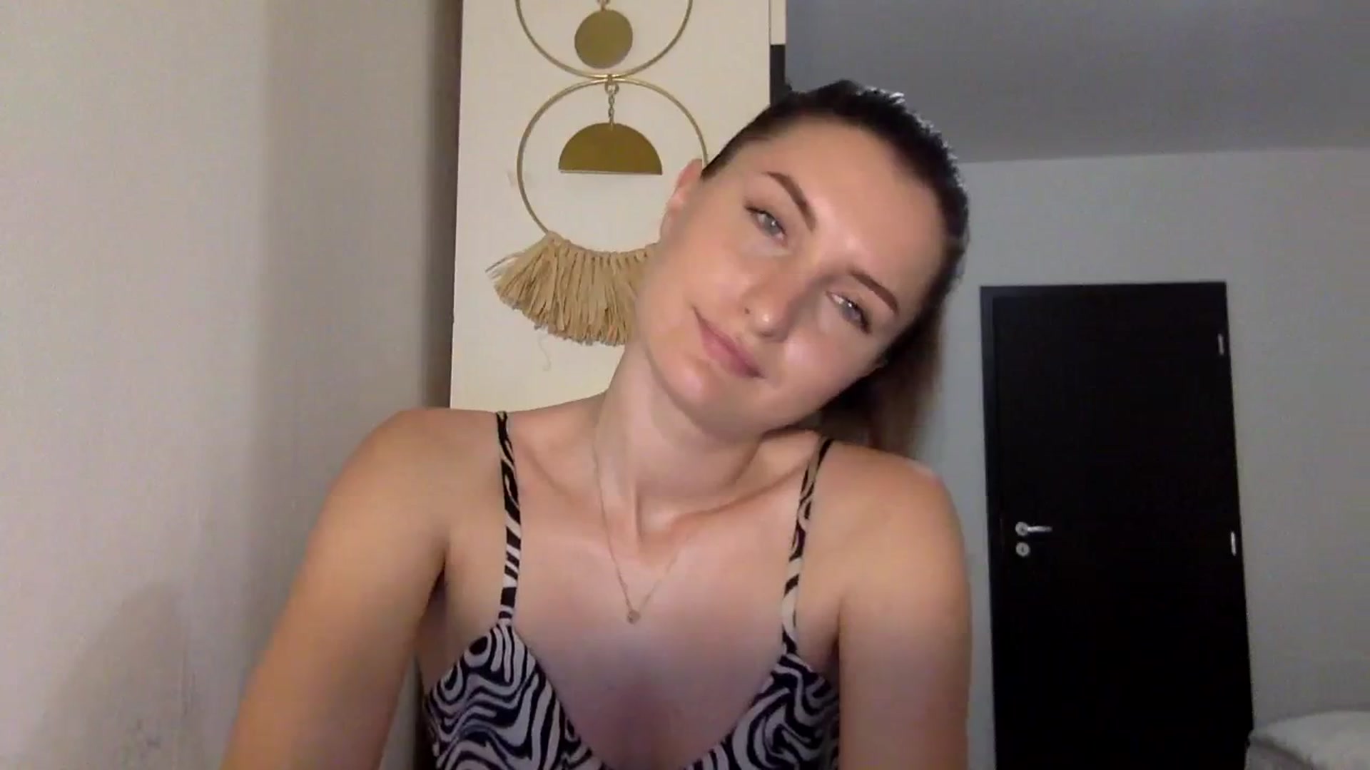 Gallery image thumbnail from EmilyRosier's myfreecams stream on, 11/07/2023, 21:13 image 10 of 20