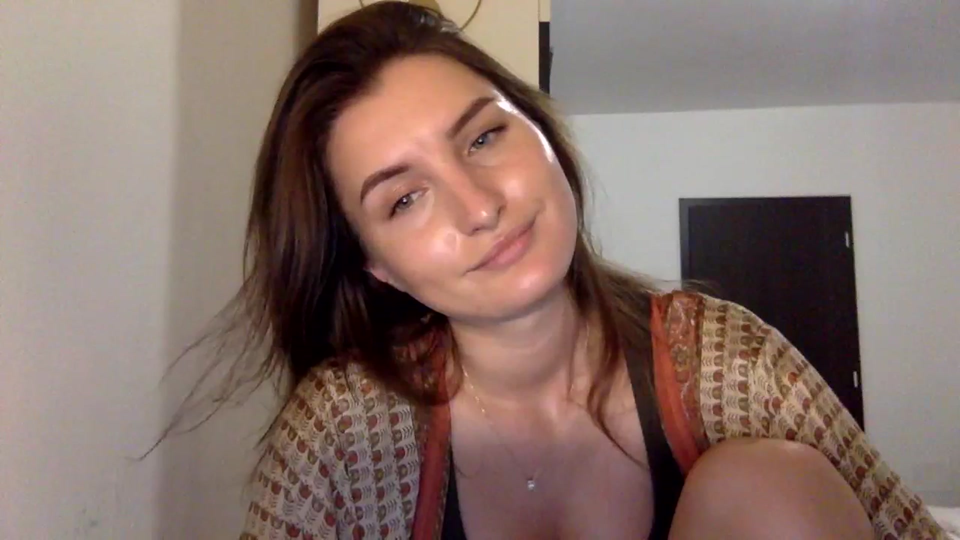 Gallery image thumbnail from EmilyRosier's myfreecams stream on, 11/08/2023, 22:50 image 18 of 20