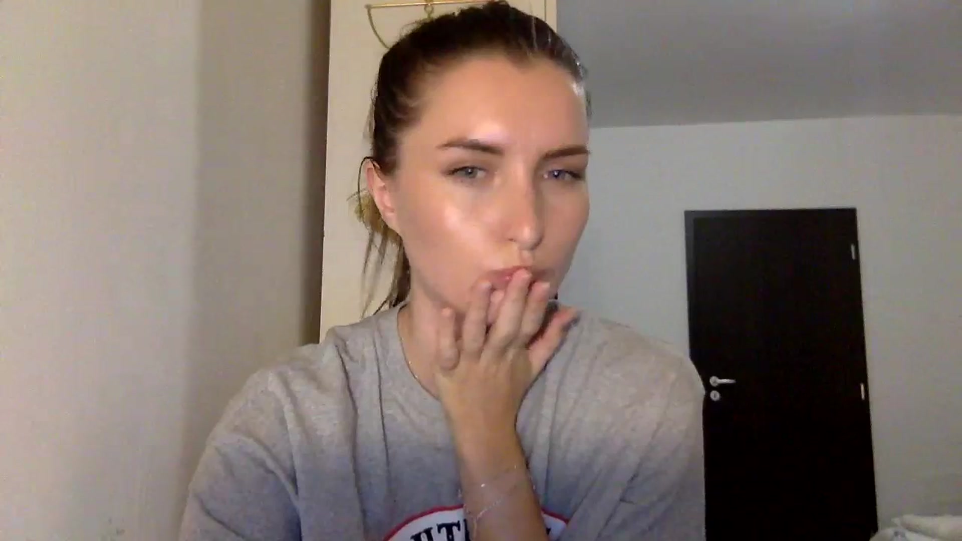 Gallery image thumbnail from EmilyRosier's myfreecams stream on, 11/09/2023, 20:38 image 7 of 20