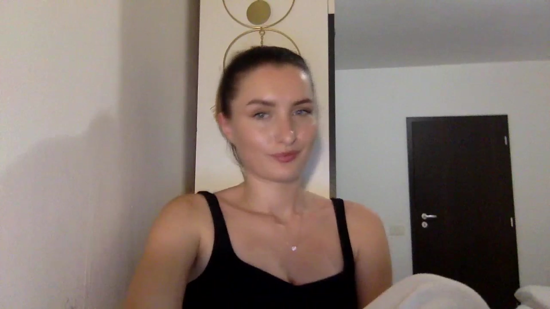 Gallery image thumbnail from EmilyRosier's myfreecams stream on, 11/13/2023, 19:40 image 4 of 20