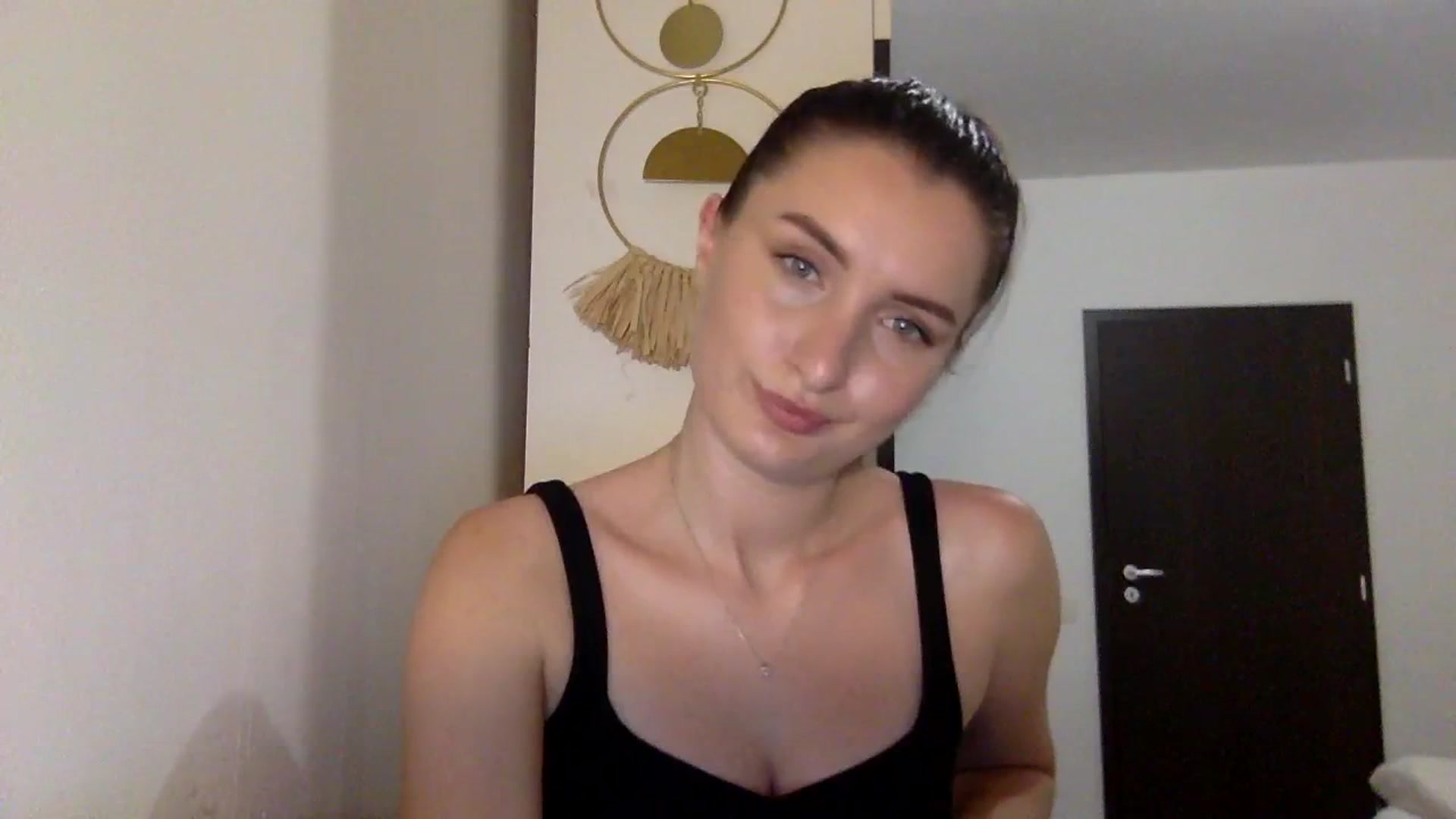 Gallery image thumbnail from EmilyRosier's myfreecams stream on, 11/13/2023, 19:40 image 12 of 20