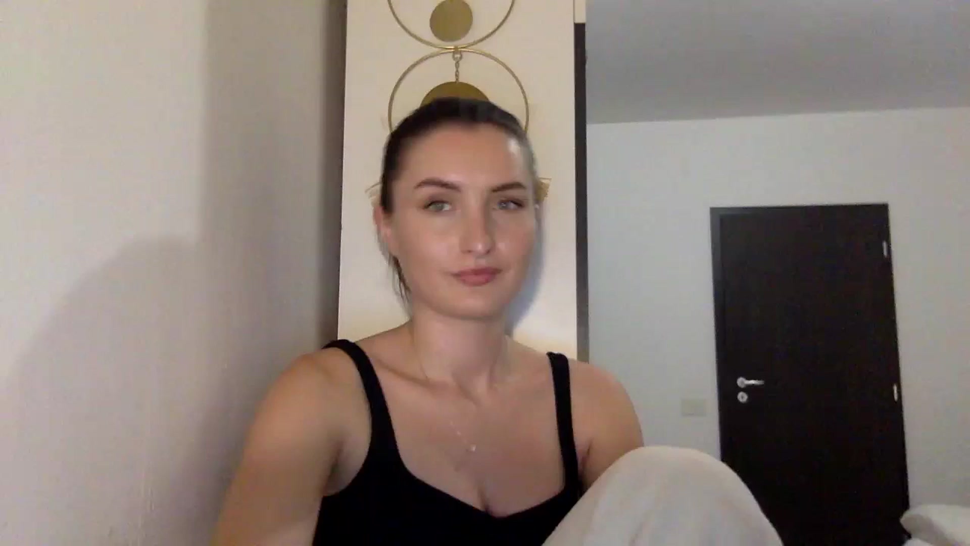 Gallery image thumbnail from EmilyRosier's myfreecams stream on, 11/13/2023, 19:40 image 1 of 20
