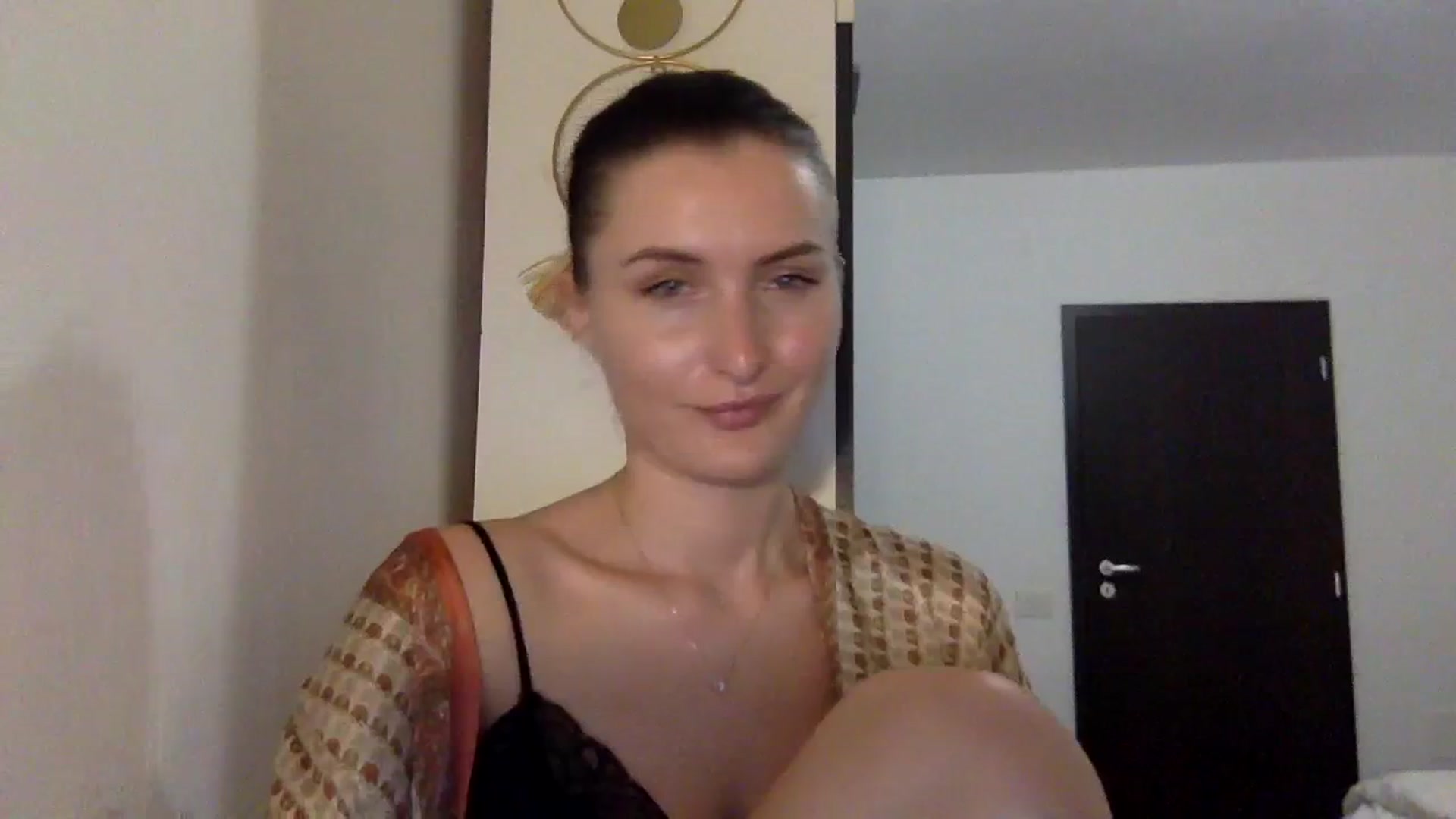 Gallery image thumbnail from EmilyRosier's myfreecams stream on, 11/16/2023, 20:03 image 17 of 20