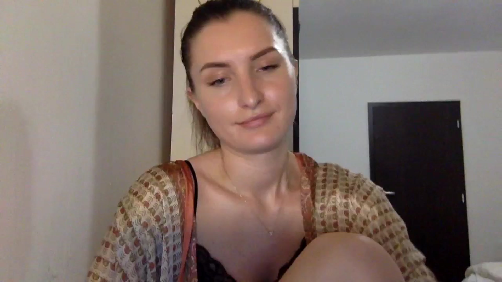 Gallery image thumbnail from EmilyRosier's myfreecams stream on, 11/16/2023, 20:03 image 8 of 20