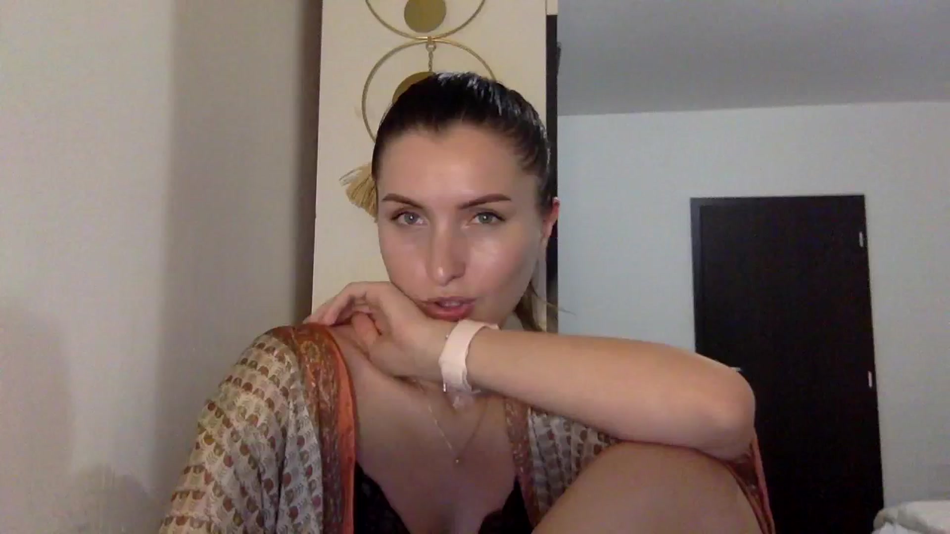 Gallery image thumbnail from EmilyRosier's myfreecams stream on, 11/16/2023, 20:03 image 12 of 20