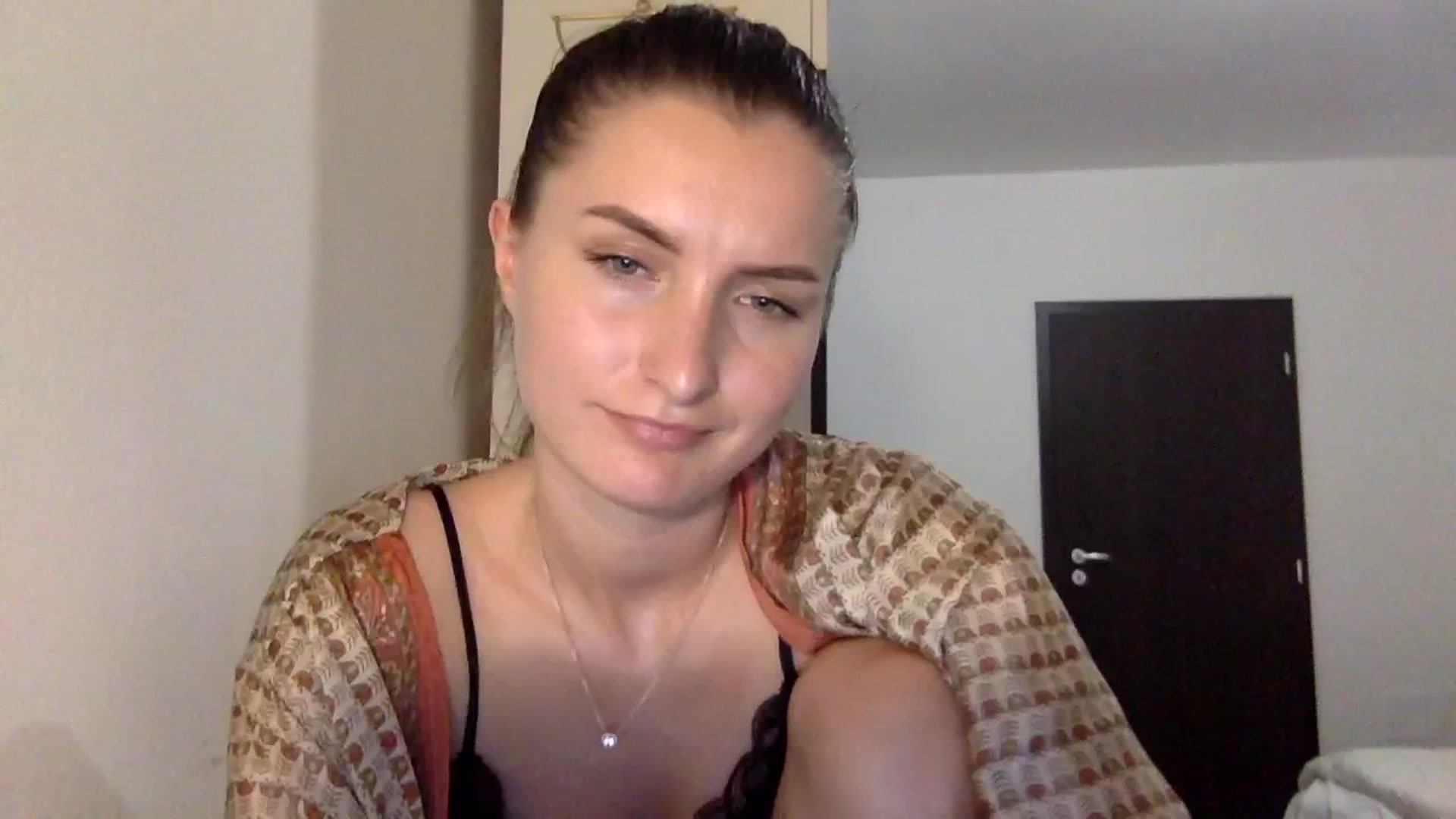 Gallery image thumbnail from EmilyRosier's myfreecams stream on, 11/16/2023, 20:03 image 1 of 20