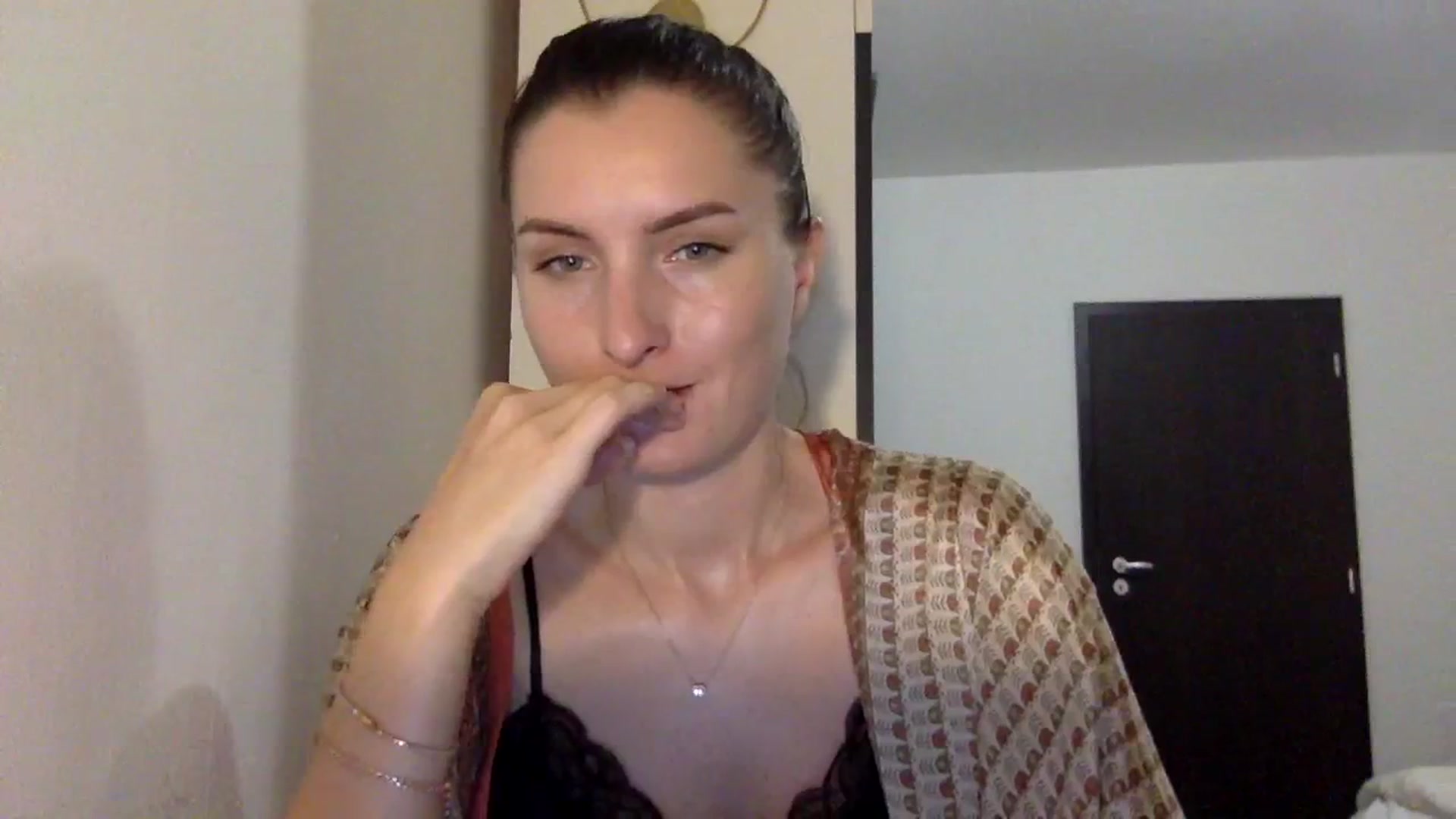 Gallery image thumbnail from EmilyRosier's myfreecams stream on, 11/16/2023, 20:03 image 7 of 20