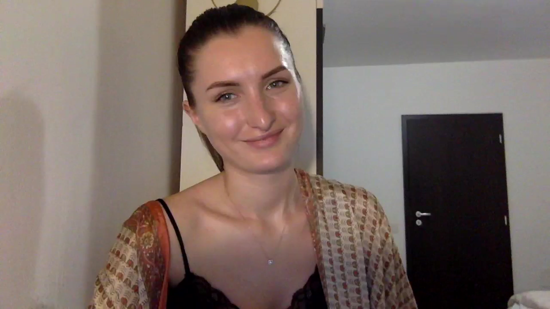 Gallery image thumbnail from EmilyRosier's myfreecams stream on, 11/16/2023, 20:03 image 15 of 20