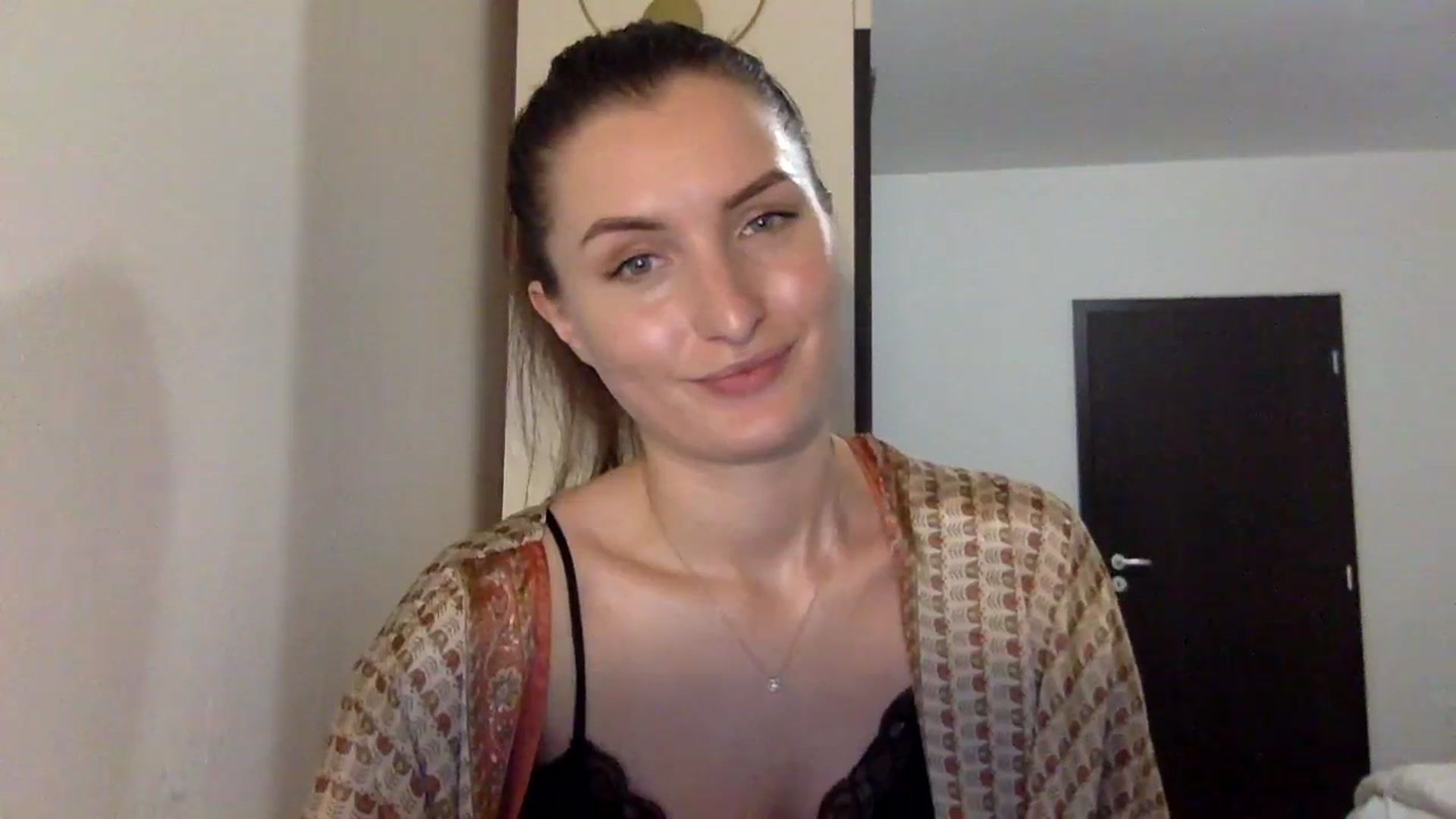 Gallery image thumbnail from EmilyRosier's myfreecams stream on, 11/16/2023, 20:03 image 5 of 20