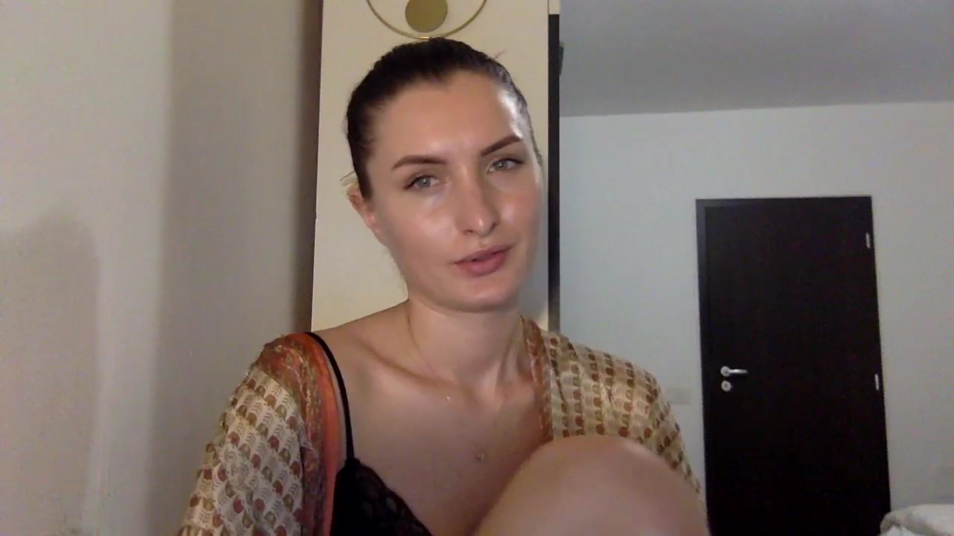 Gallery image thumbnail from EmilyRosier's myfreecams stream on, 11/16/2023, 20:03 image 16 of 20