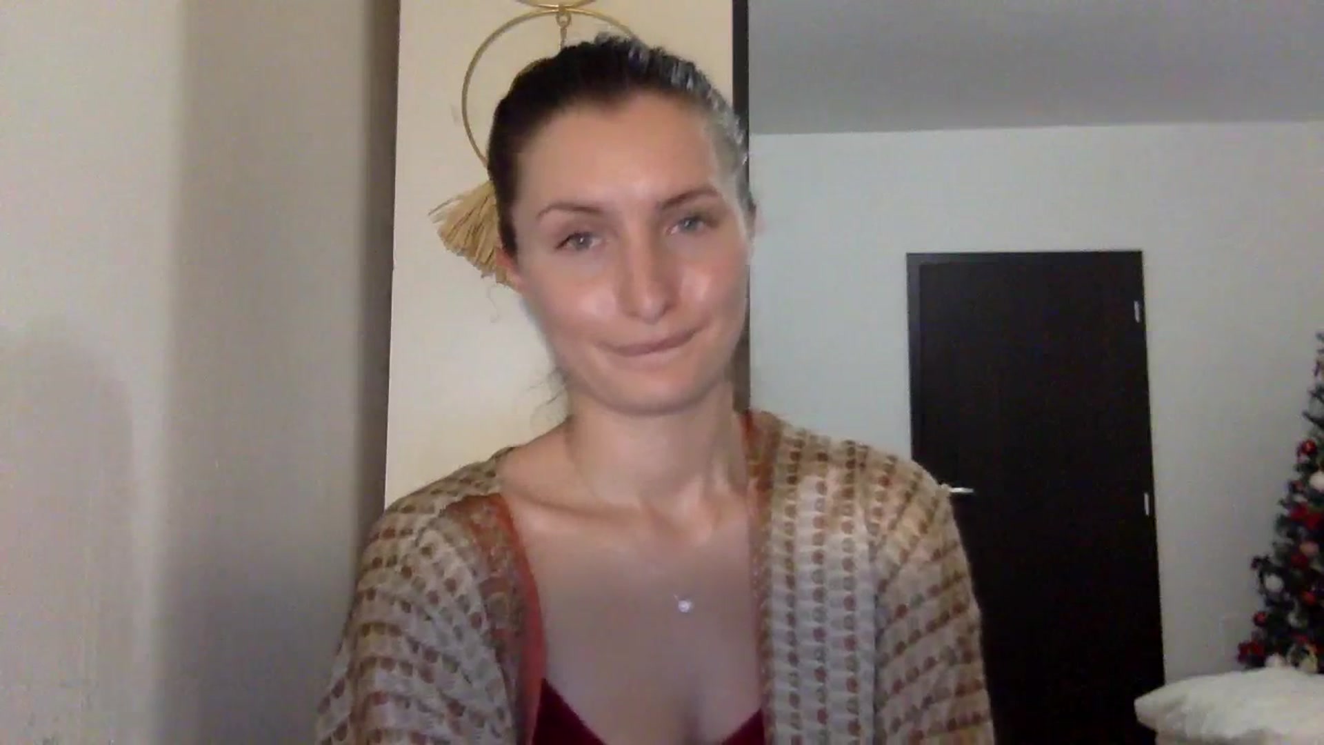 Gallery image thumbnail from EmilyRosier's myfreecams stream on, 11/21/2023, 22:12 image 7 of 20