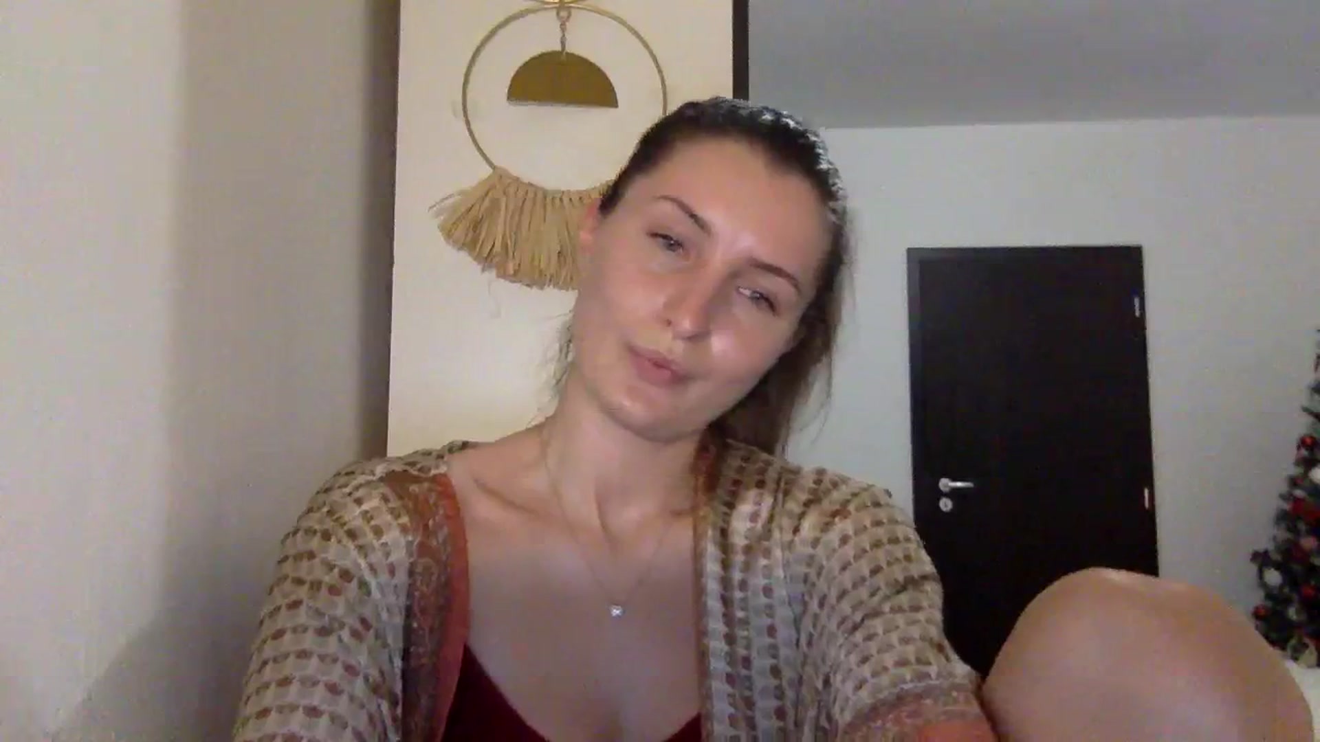 Gallery image thumbnail from EmilyRosier's myfreecams stream on, 11/21/2023, 22:12 image 11 of 20