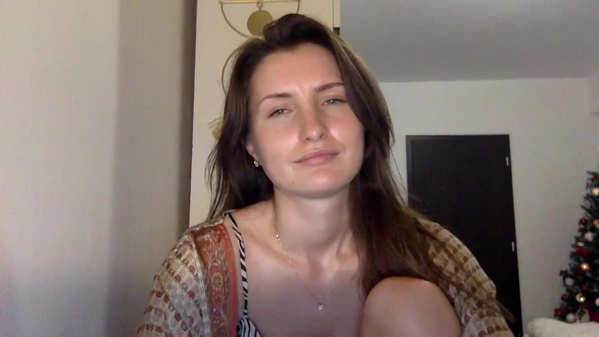 Gallery image thumbnail from EmilyRosier's myfreecams stream on, 11/23/2023, 24:30 image 15 of 20
