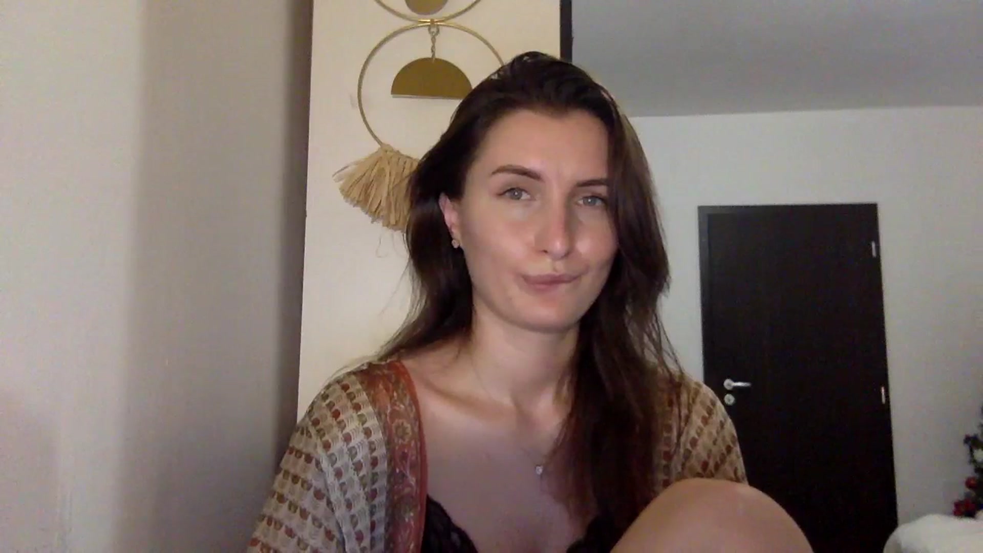Gallery image thumbnail from EmilyRosier's myfreecams stream on, 11/23/2023, 22:59 image 19 of 20