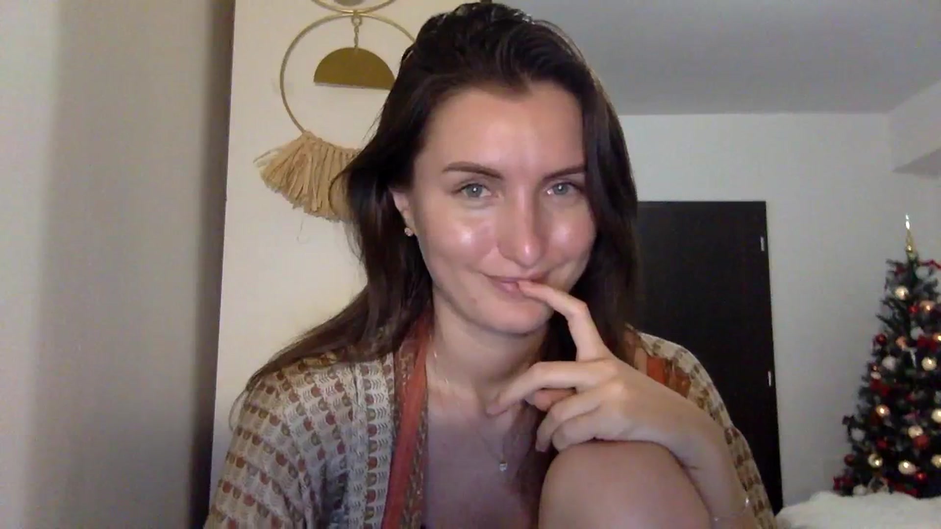 Gallery image thumbnail from EmilyRosier's myfreecams stream on, 11/23/2023, 23:56 image 3 of 20