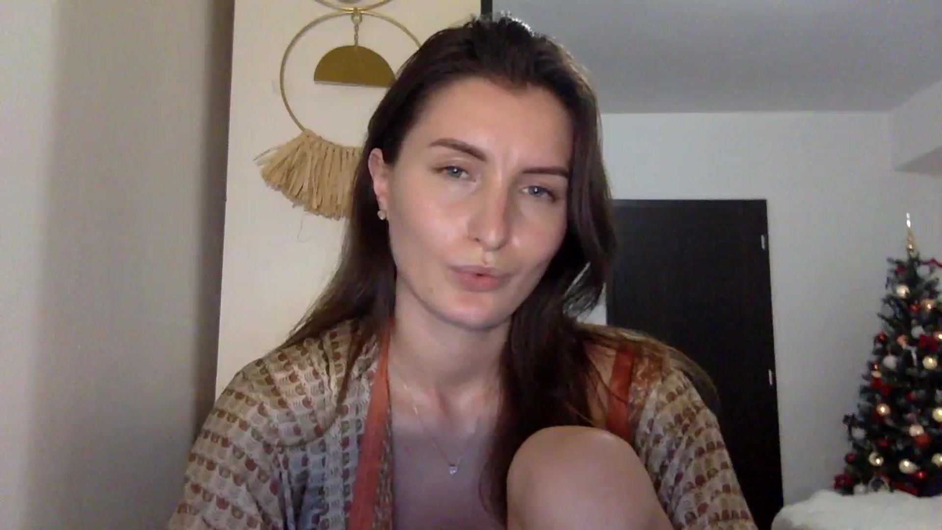 Gallery image thumbnail from EmilyRosier's myfreecams stream on, 11/23/2023, 23:56 image 14 of 20