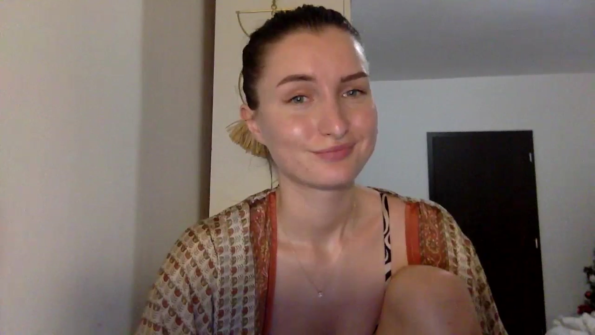 Gallery image thumbnail from EmilyRosier's myfreecams stream on, 11/27/2023, 22:12 image 13 of 20