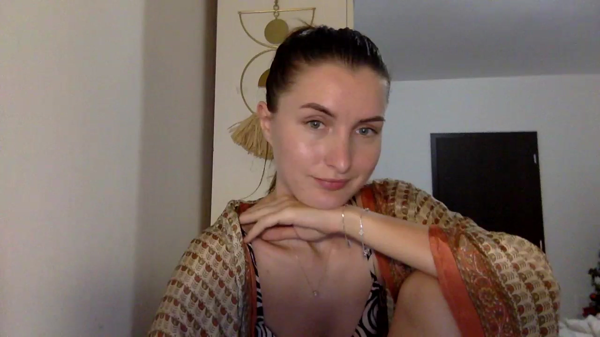 Gallery image thumbnail from EmilyRosier's myfreecams stream on, 11/27/2023, 22:12 image 11 of 20