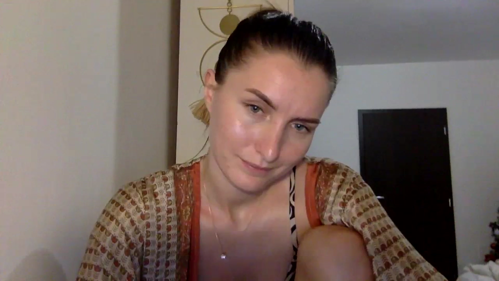 Gallery image thumbnail from EmilyRosier's myfreecams stream on, 11/27/2023, 22:12 image 15 of 20