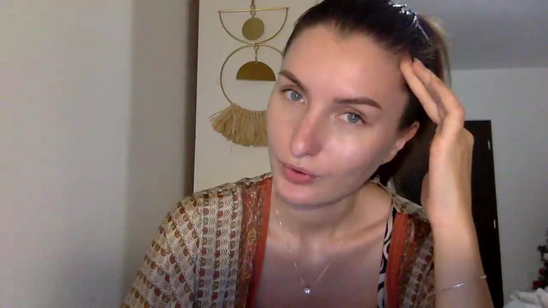 Gallery image thumbnail from EmilyRosier's myfreecams stream on, 11/27/2023, 22:12 image 1 of 20