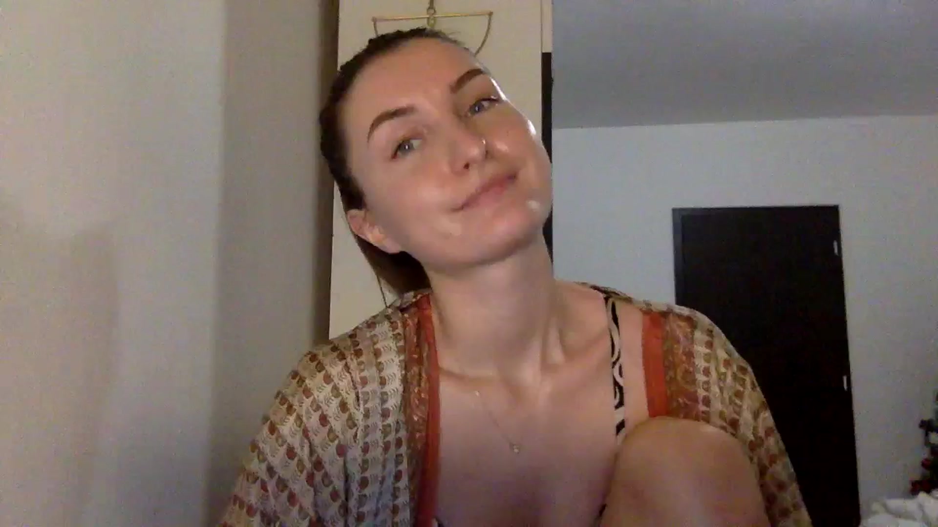 Gallery image thumbnail from EmilyRosier's myfreecams stream on, 11/27/2023, 22:12 image 12 of 20