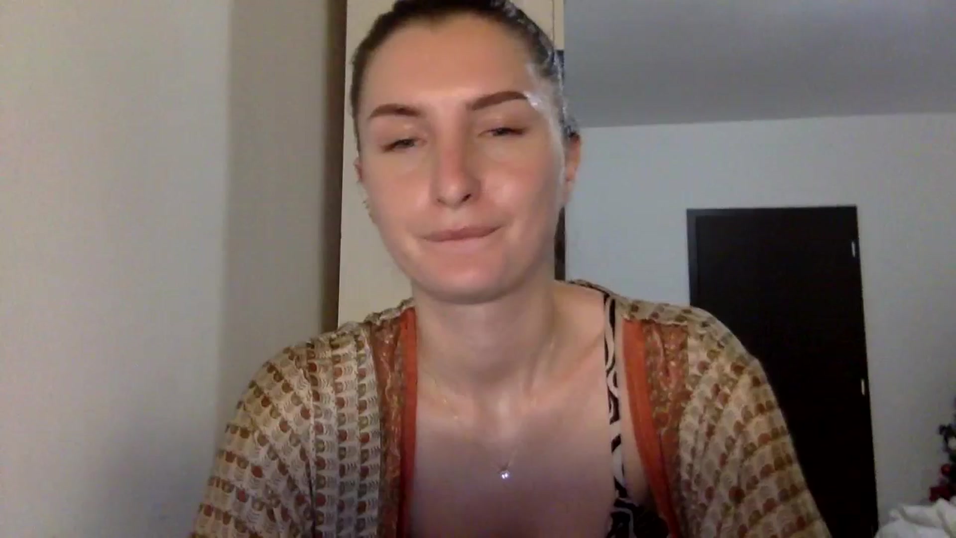 Gallery image thumbnail from EmilyRosier's myfreecams stream on, 11/27/2023, 22:12 image 6 of 20