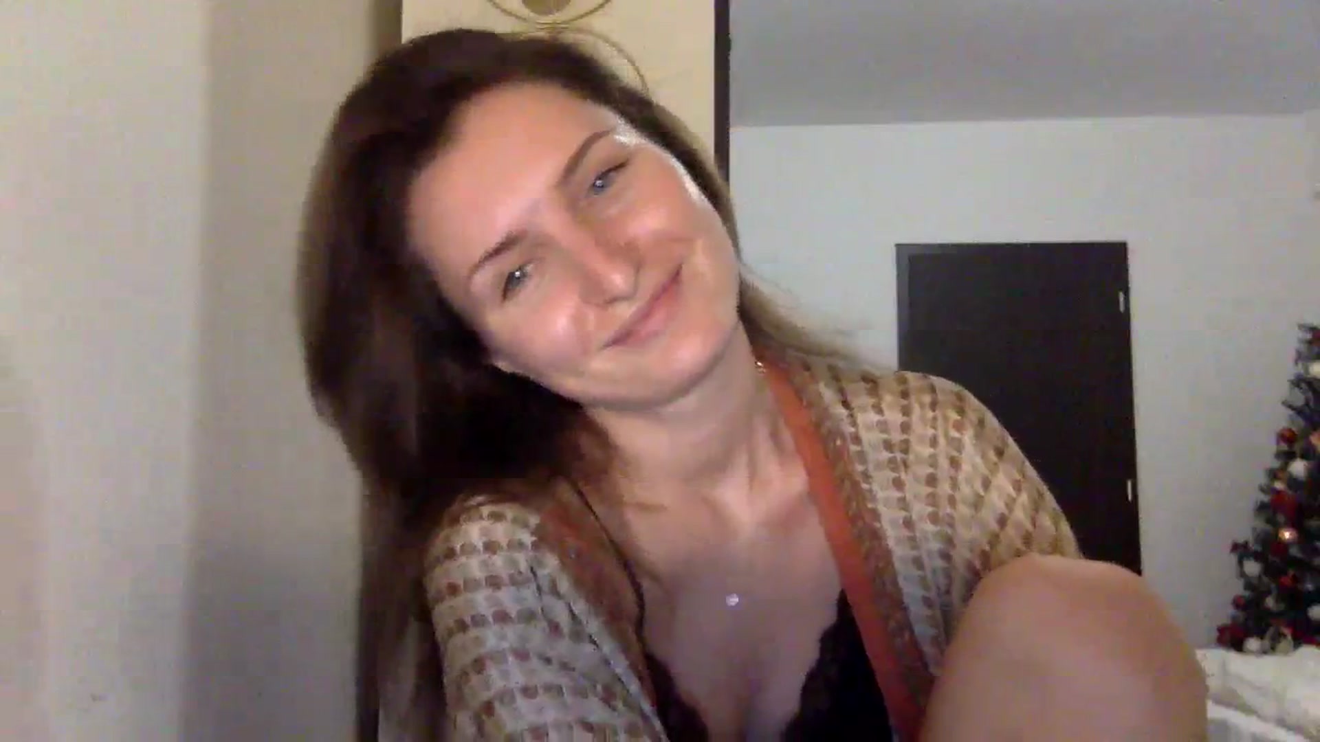 Gallery image thumbnail from EmilyRosier's myfreecams stream on, 11/28/2023, 22:21 image 6 of 20