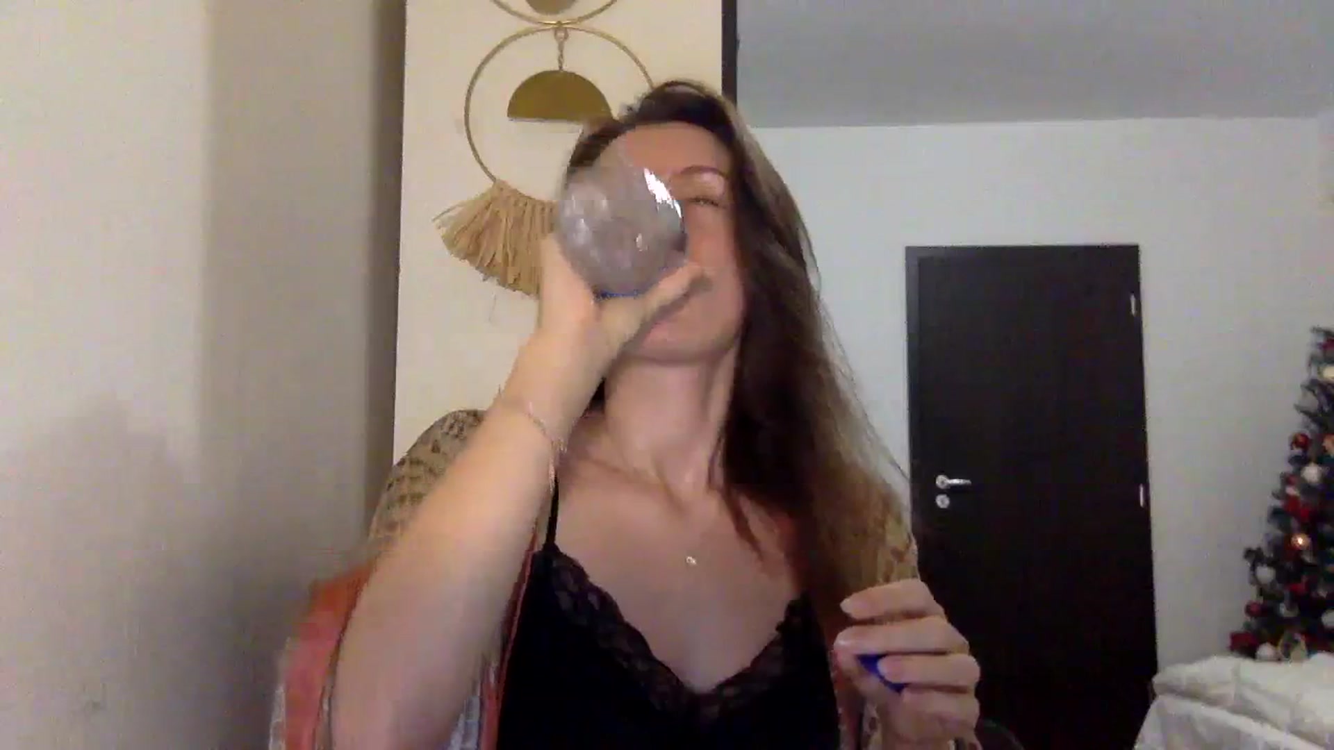 Gallery image thumbnail from EmilyRosier's myfreecams stream on, 11/28/2023, 22:21 image 19 of 20