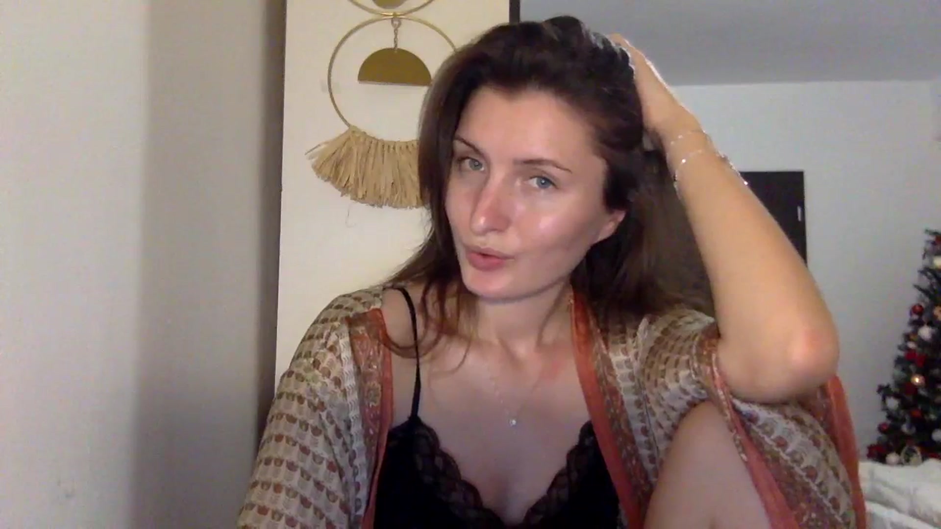 Gallery image thumbnail from EmilyRosier's myfreecams stream on, 11/28/2023, 22:21 image 8 of 20